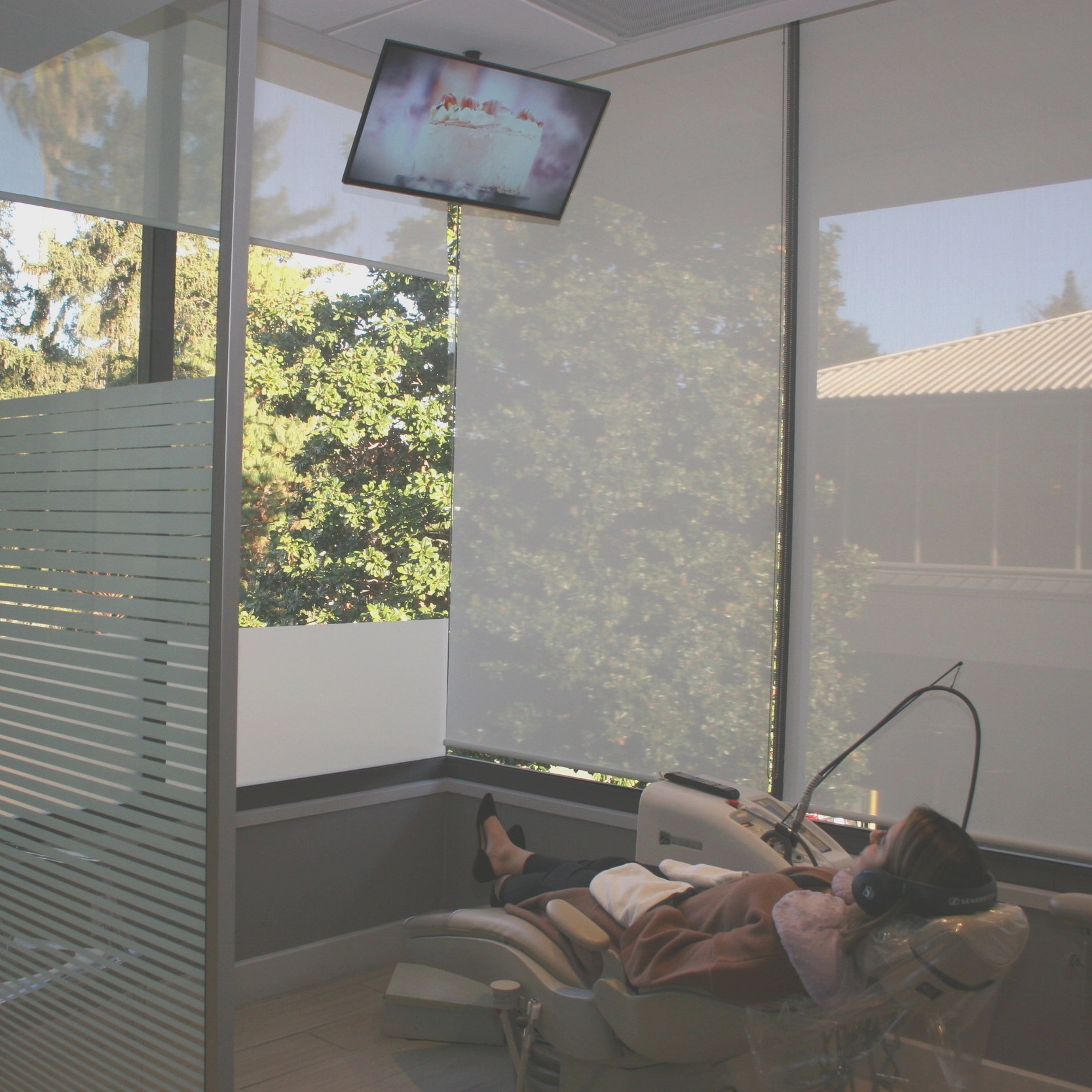 Spa pampering with a paraffin hand treatment, DVD and personal headset