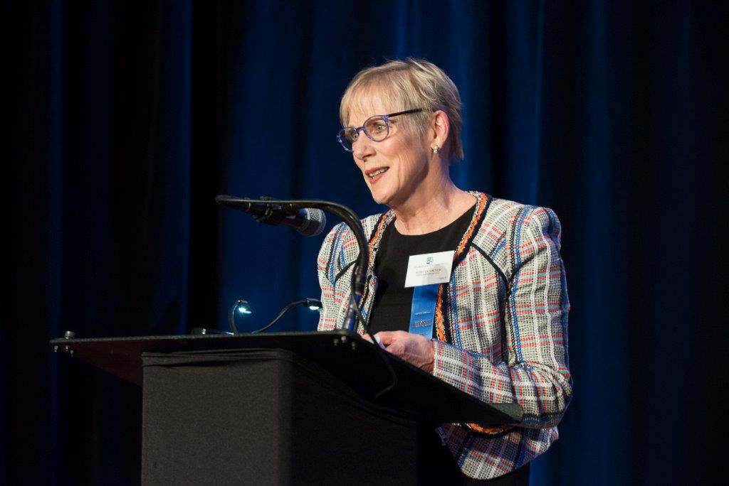 Rebecca Fischer accepts the Outstanding Sustained Contribution Award (Photo courtesy of Hartmannphoto).jpg