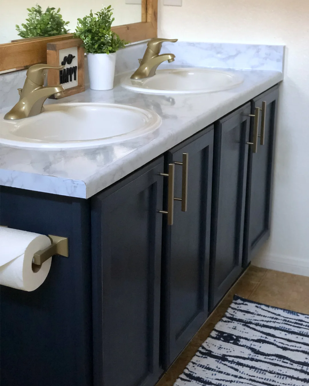 bathroom makeover on a budget, do it yourself home projects, do it yourself affordable home projects, bathroom makeover, BB Frosch, bathroom before and afters, do it yourself bathroom makeover, DIY bathroom makeover, do it yourself bathroom makeover inspiration, chalk paint powder, chalk paint powder do it yourself projects, chalk paint powder home projects