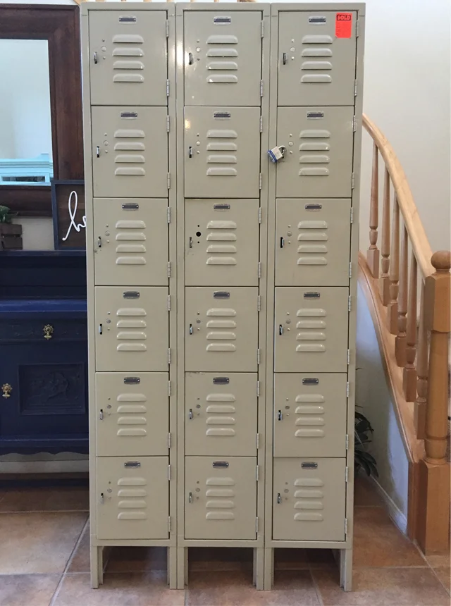 children’s bedroom makeover, kids bedroom DIY makeover, bedroom makeover on a budget, colorful bedroom, kids furniture makeover, kids furniture transformations, DIY metal locker makeover, painted metal, before and after kids bedroom makeover, sprayer projects