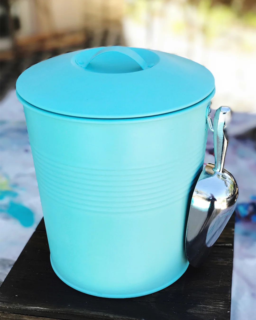 How to Paint Galvanized Metal, DIY makeover, DIY home decor makeover, DIY at home project, home decor makeover project, home decor makeover project, before and after home decor makeover, BB Frosch, chalk paint DIY, chalk paint home decor makeover project, DIY home decor makeover inspiration, DIY home weekend project, easy DIY home decor, Affordable Do It Yourself Home Projects