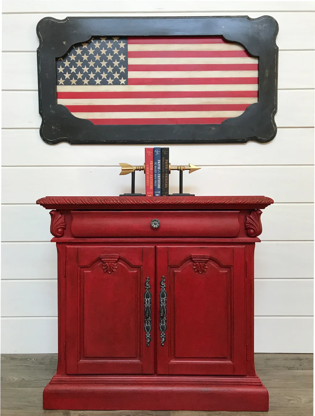 Patriotic Art from an Old Table, table Makeover DIY makeover, DIY furniture makeover, DIY at home project, furniture makeover project, furniture makeover project, before and after furniture makeover, BB Frosch, chalk paint DIY, chalk paint furniture makeover project, DIY furniture makeover inspiration, DIY home weekend project