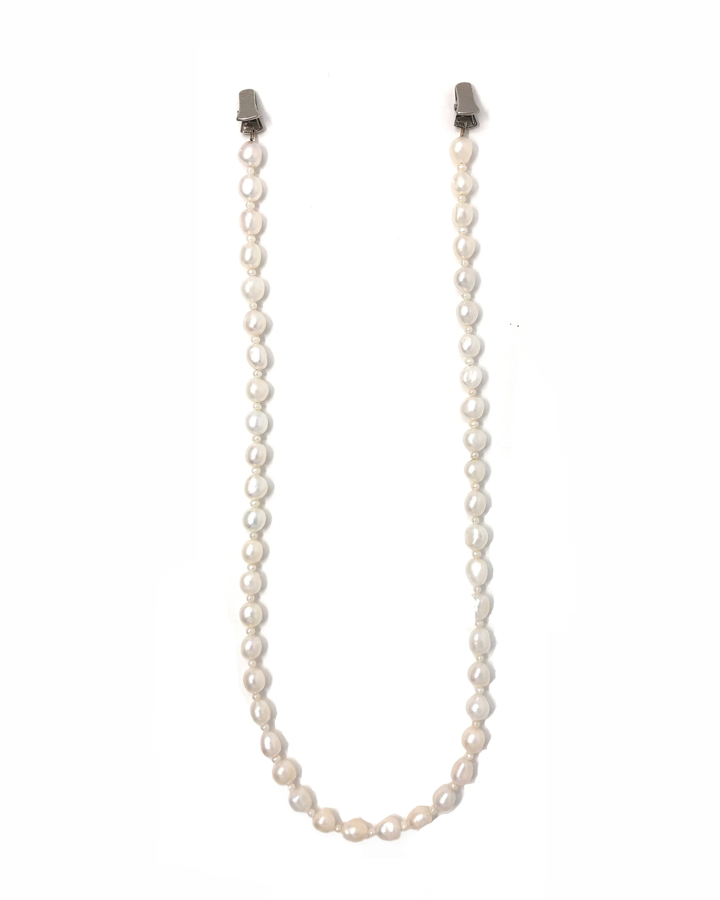 fry-powers-baroque-pearl-glasses-chain.jpg