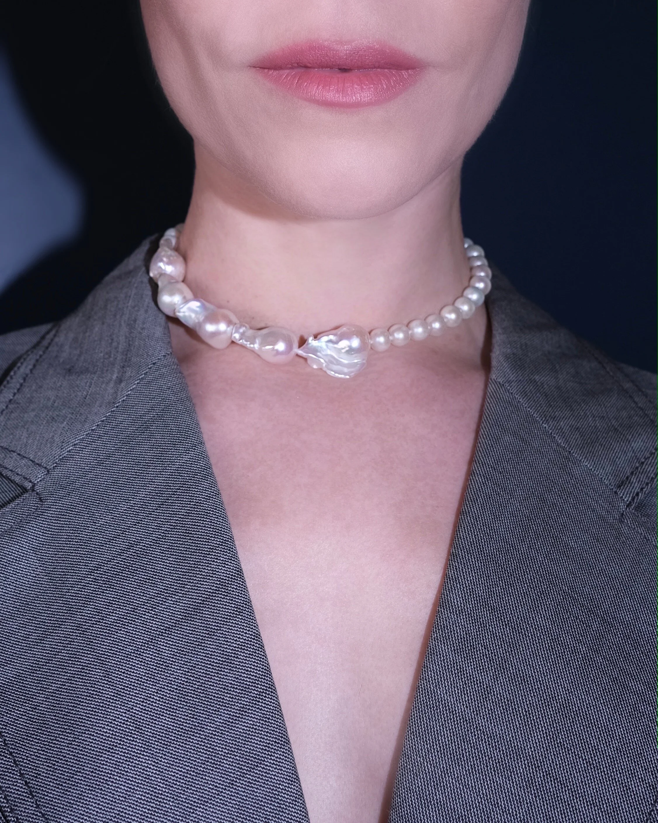 FRY-POWERS-Mixed-Pearl-Collar-Necklace.JPG