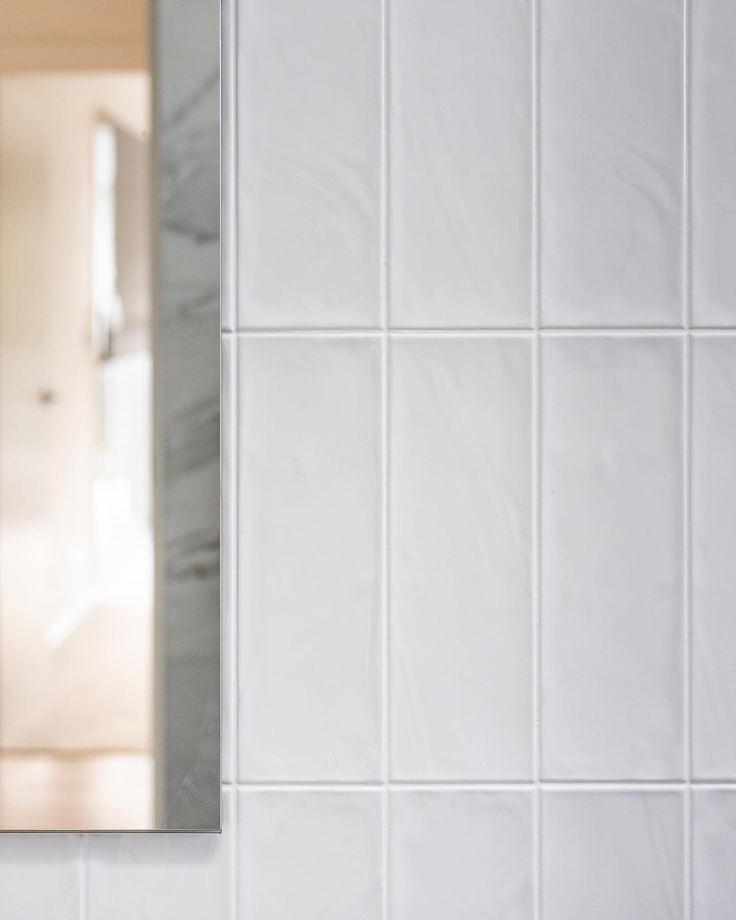 Simplicity is timeless. Soft white feature tiles from @rivoland_tiles

Melba &bull; Renovation &amp; Extension 

#canberrabuilder #buildingcanberra #cbr #canberrahomes #bathroomreno #bathroomrenovation #canberrabathroom #ensuiterenovation #ensuite