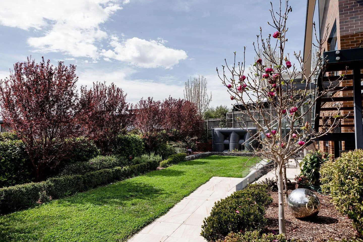 Landscape design 🍃 An important consideration in your building process to ensure you create a space that is functional for your family.

Outdoors &bull; Crace New Build

#canberrabuilder #canberrahomes #buildingcanberra #cbr #outdoorliving #canberra