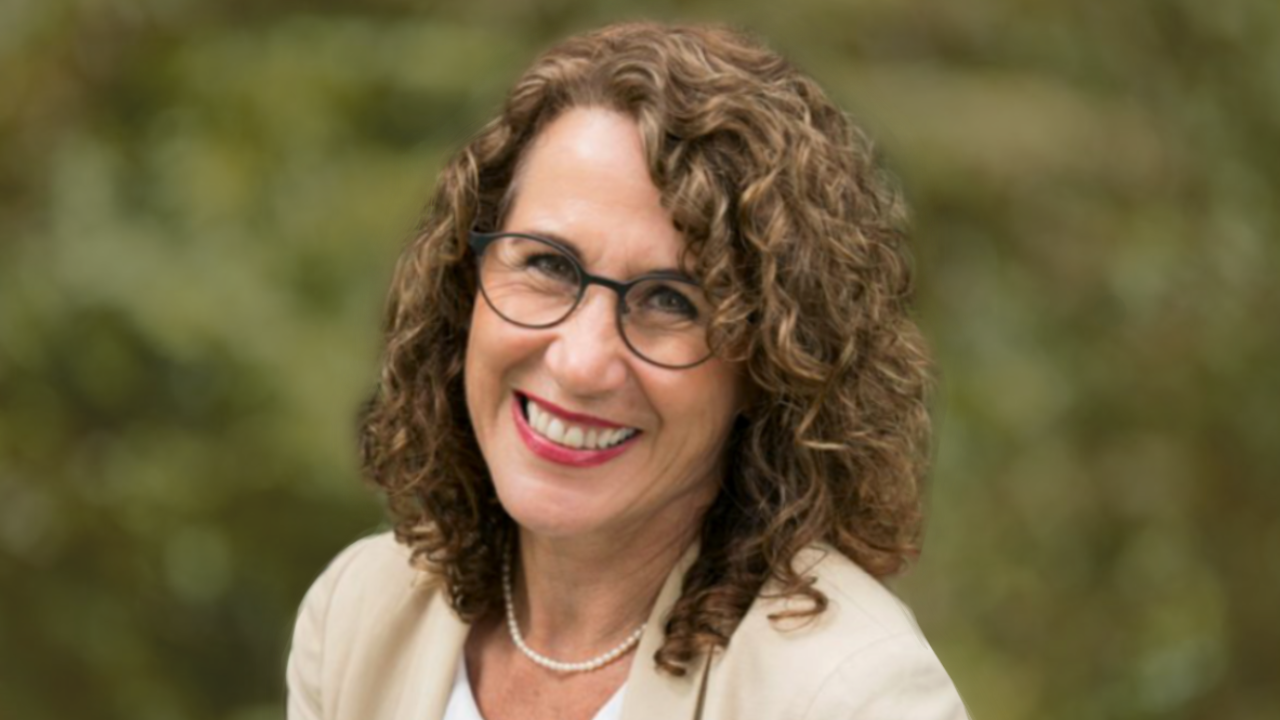 #92 — Lyn Worsley: The Resilience Doughnut