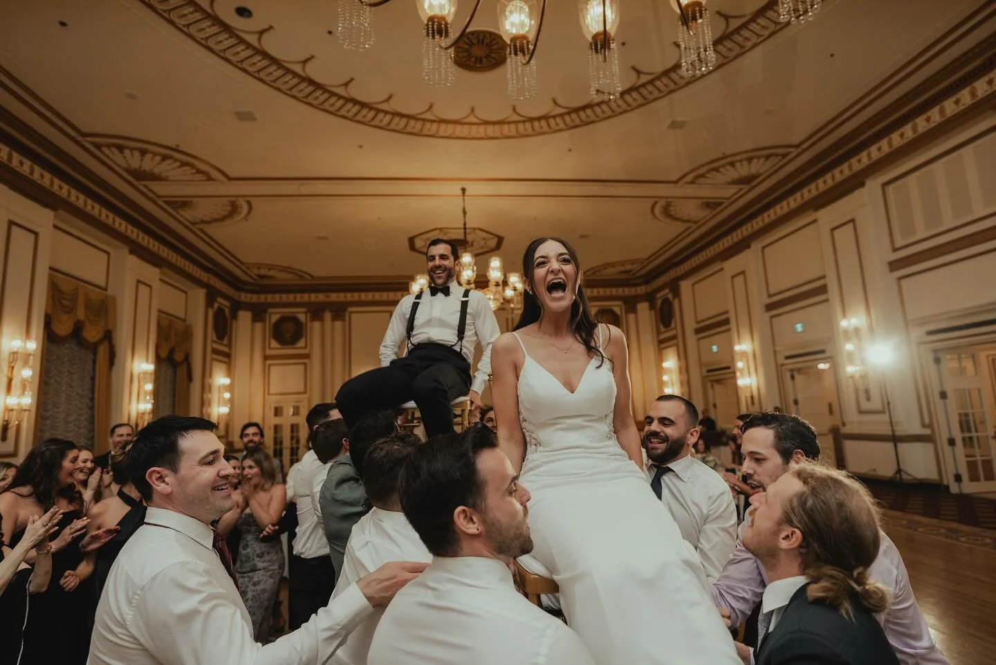 From the heartfelt ceremony to one of the most unforgettable horas I&rsquo;ve witnessed. This wedding always brings me so much joy. ✨

📷 @lonelywolfproductions 💗

@fairmontvan 
@musosent 
@divine_decor