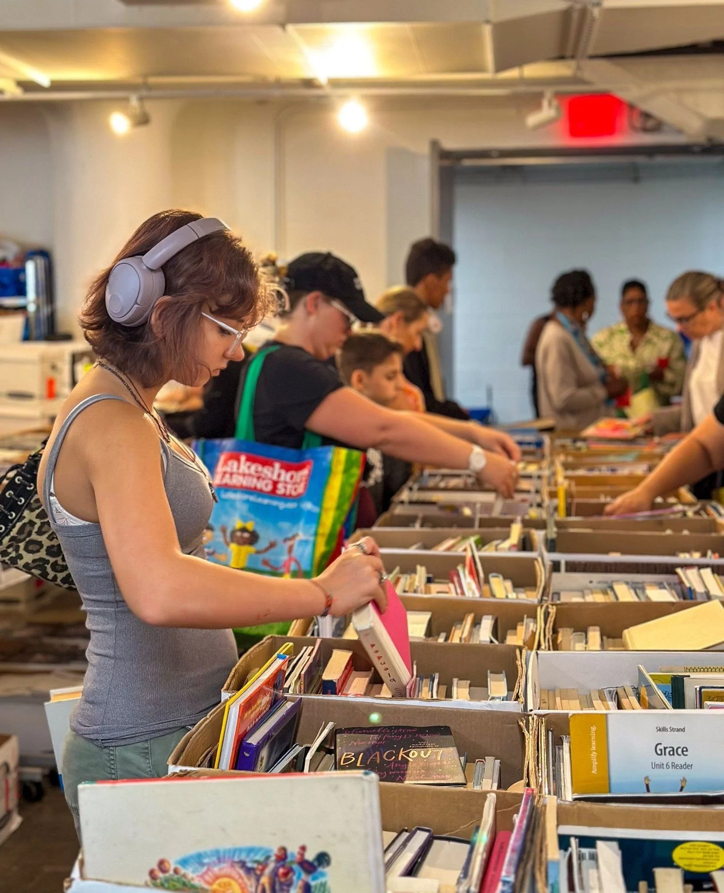 Community Day comes back to the Book Hub on January 24! ⁠
⁠
At Brooklyn Book Bodega's Community Day, you can take home as many books as you can carry from our overstocked and well-loved collections. Even better, this is now an all ages event. ⁠
⁠
Jan