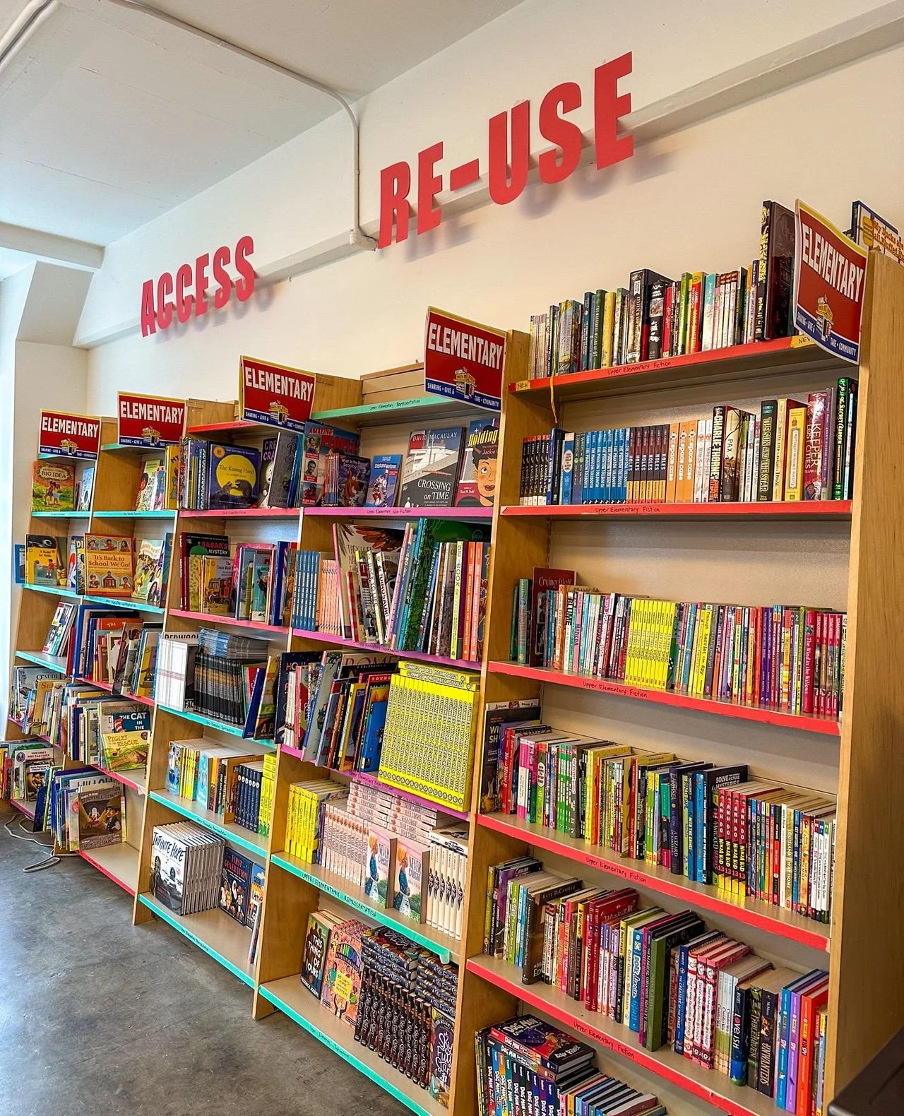 It's Clean Out Your Bookcase Day! Celebrate by donating your new and gently-used children's books to Brooklyn Book Bodega. ⁠
⁠
It's the perfect time of year to get ahead on spring cleaning and make space on your shelves while making an impact in loca