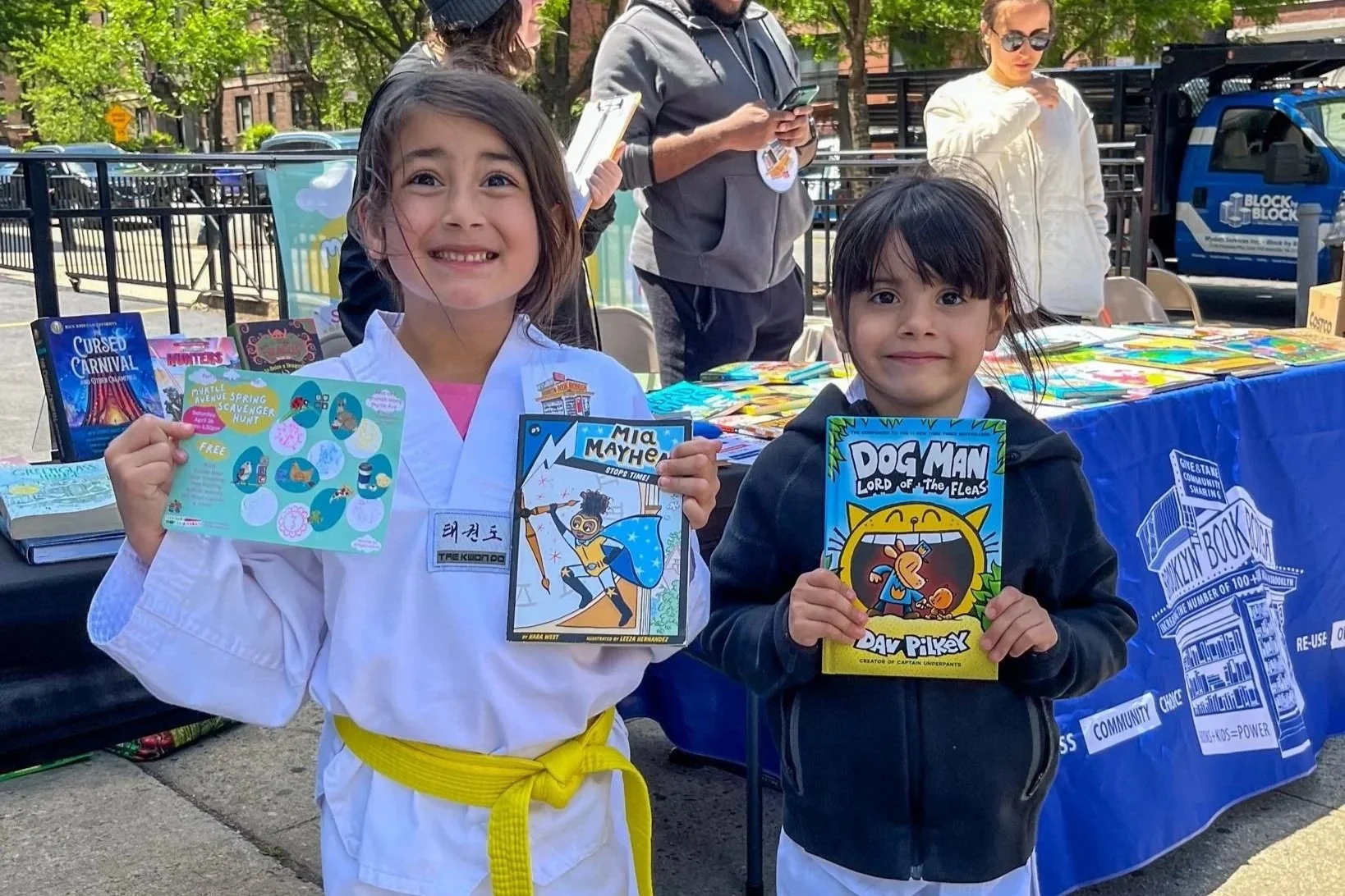 How to Keep Kids Reading Over the Summer Break