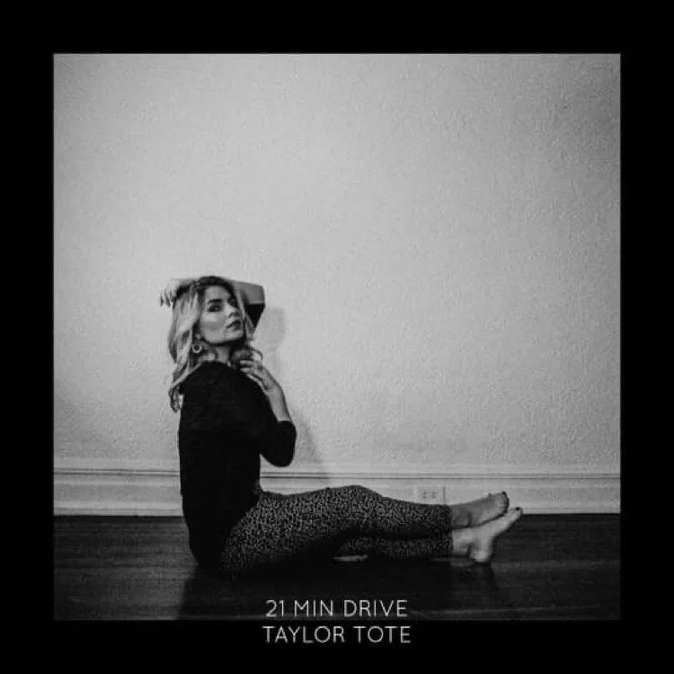 REVIEW: '21 Min Drive' by Taylor Tote