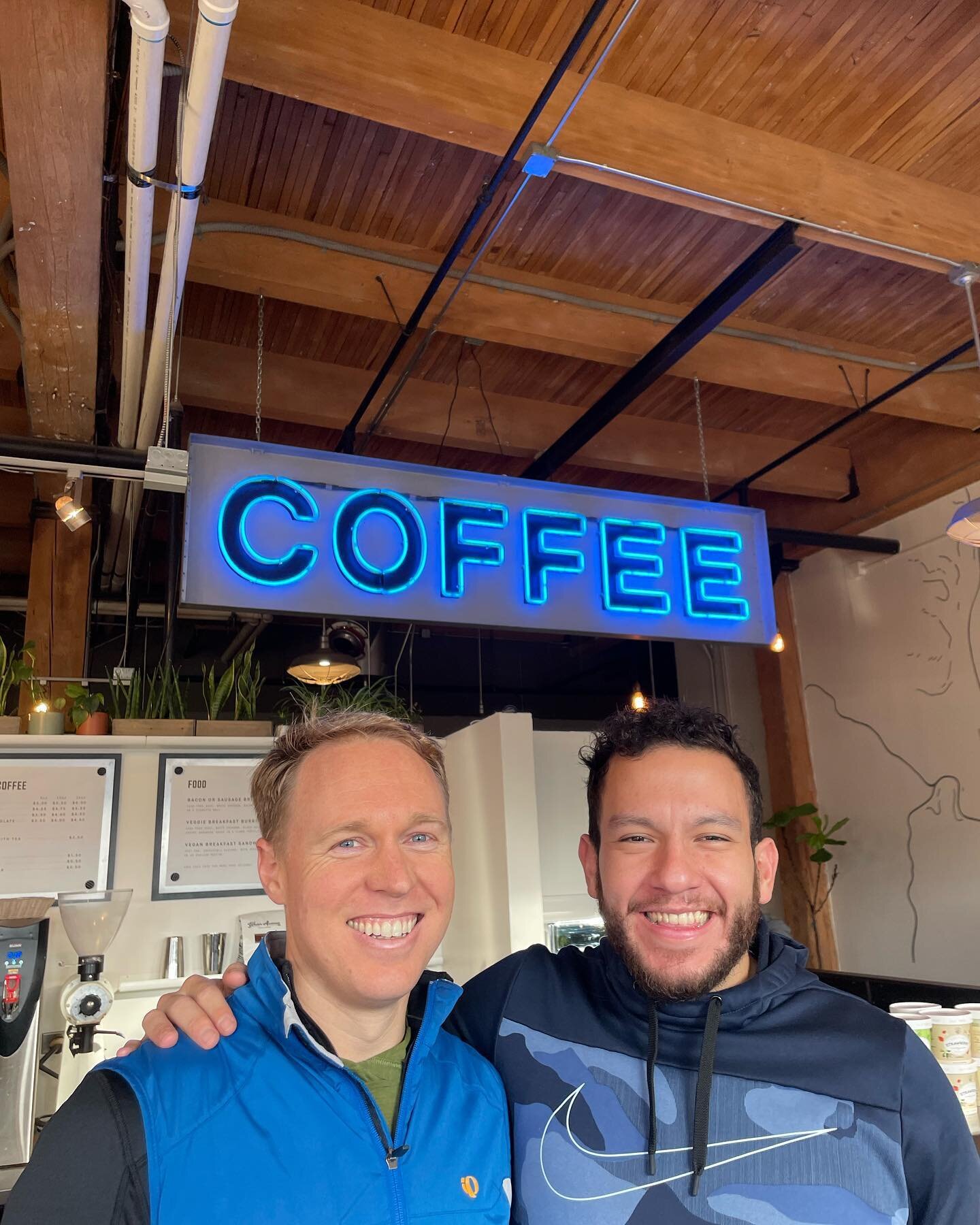 Saturday was a little too chilly to do a big group photo so here&rsquo;s some shots after our little jaunt around waterfront! As always, thank you to @wateravecoffee for accomodating our large group every Saturday morning ☕️

#pdxrunning #lgbtathlete