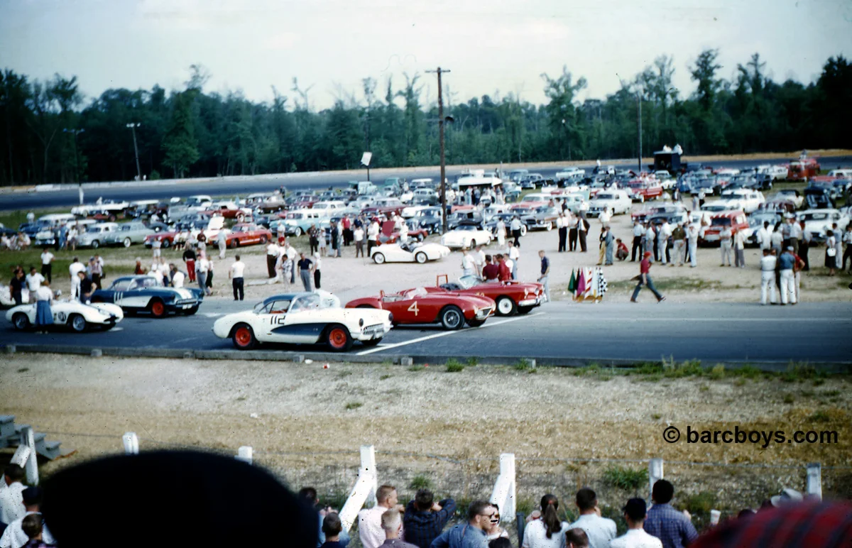 A mixed front row of Corvette, 4.5 liter Ferrari and a Kaiser-Darrin