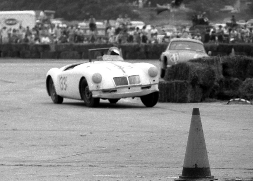 Wild Bill Terry driving his heart out. Did the barcboys loading his car on the way to the grid ruin the springs?