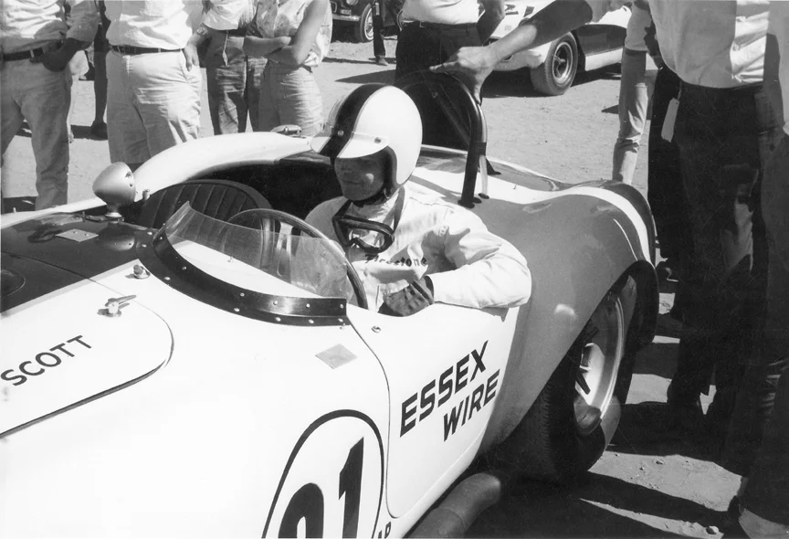 Skip Scott's 427 Cobra was there to race Keck but he dnf'd
