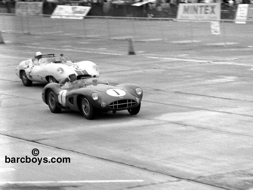 Shelby leads Moss in tha Aston vs Lister battle that would continue in the US all year. The only change were the protagonists - it was George Constantine in the Aston and Walt Hansgen in the Lister.