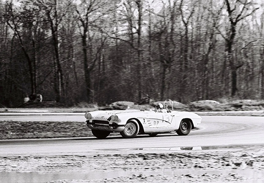 Hal Keck wheels his Corvette to 1st overall and 1st in BP. Keck would soon change to Cobras and rule AP.