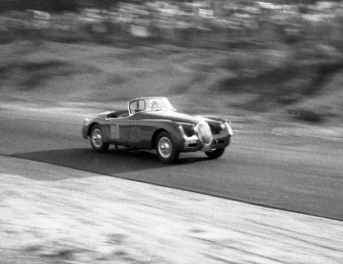 Harry Carter in his XK-150 was 5rd in the big bore production race on Sunday. On Monday he was second ahead of the Ferrari and Bob Grossman’s Jag.