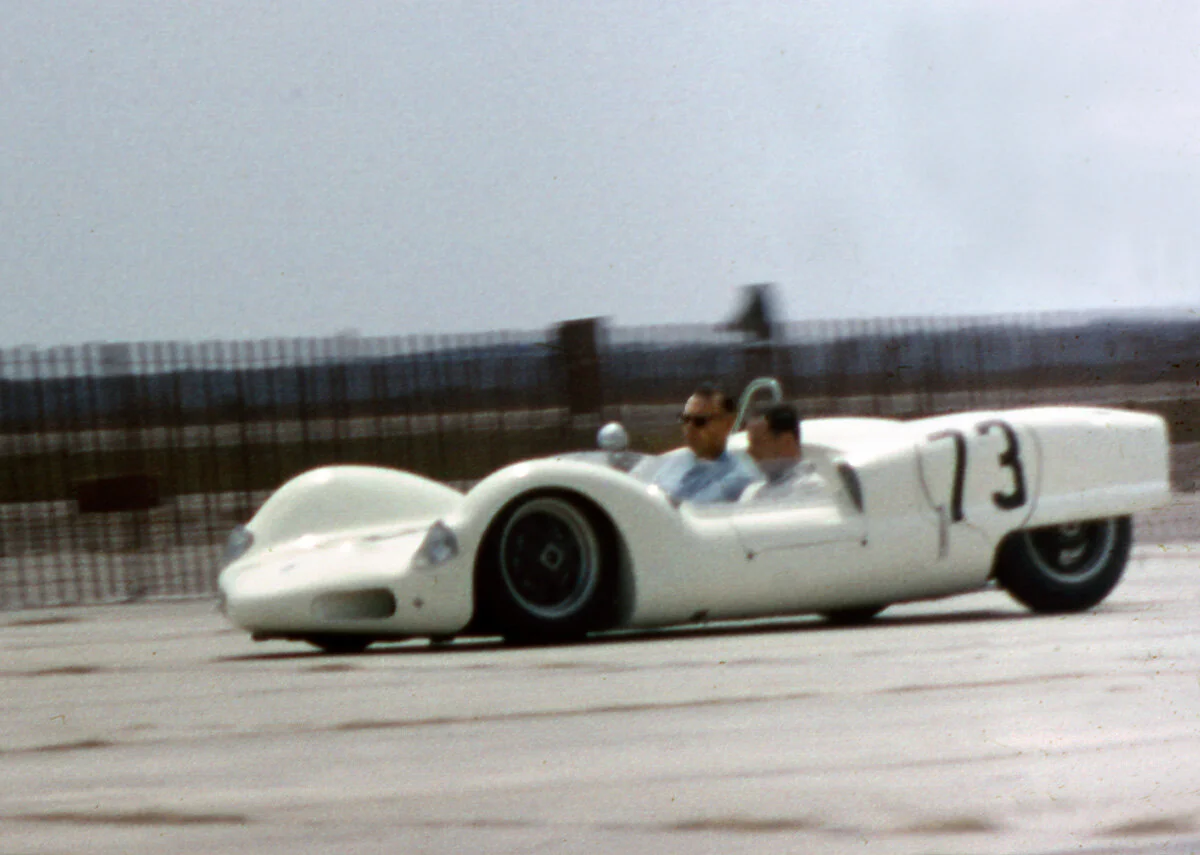 The all new Elva Mk VI of Art Tweedale, Alan Ross and Ben Warren arrive at the track. The car had to withdraw with a heavy oil leak after 114 laps.