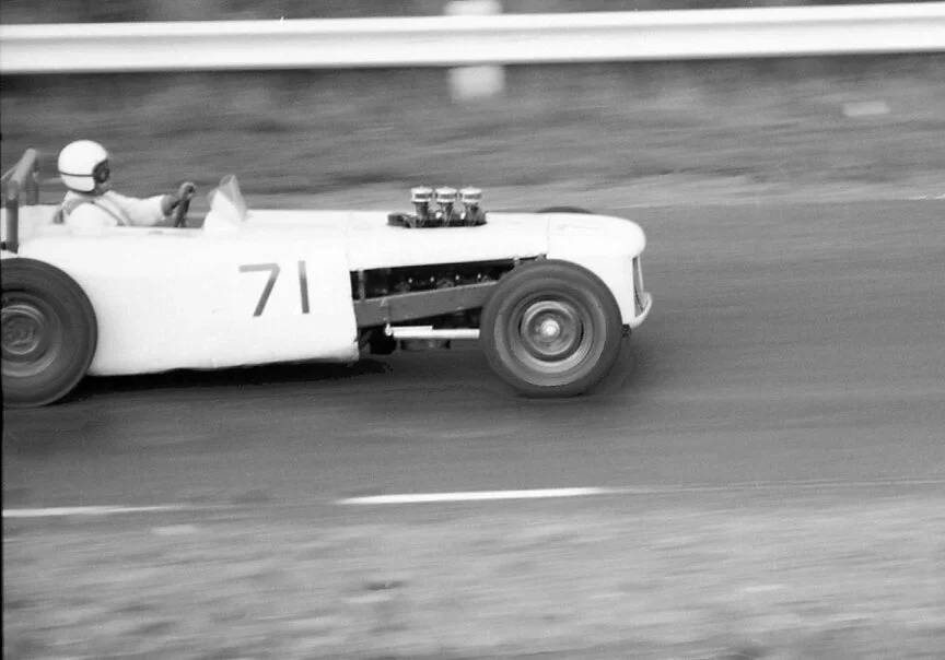 Lee Dean couldn’t afford a road race car so he built his own. And they were darn quick. Dean ran hill climbs and at The Glen.