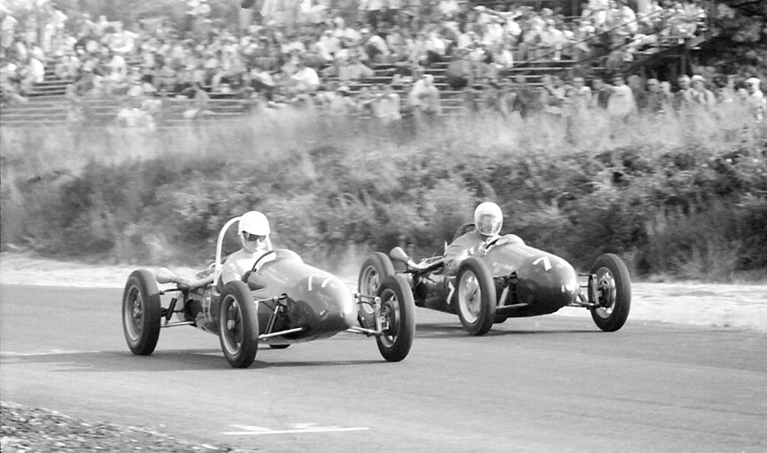 Paul Richards #17 passes Richard Hagy in #7. Richards would finish 2nd but Hagy was a dnf.