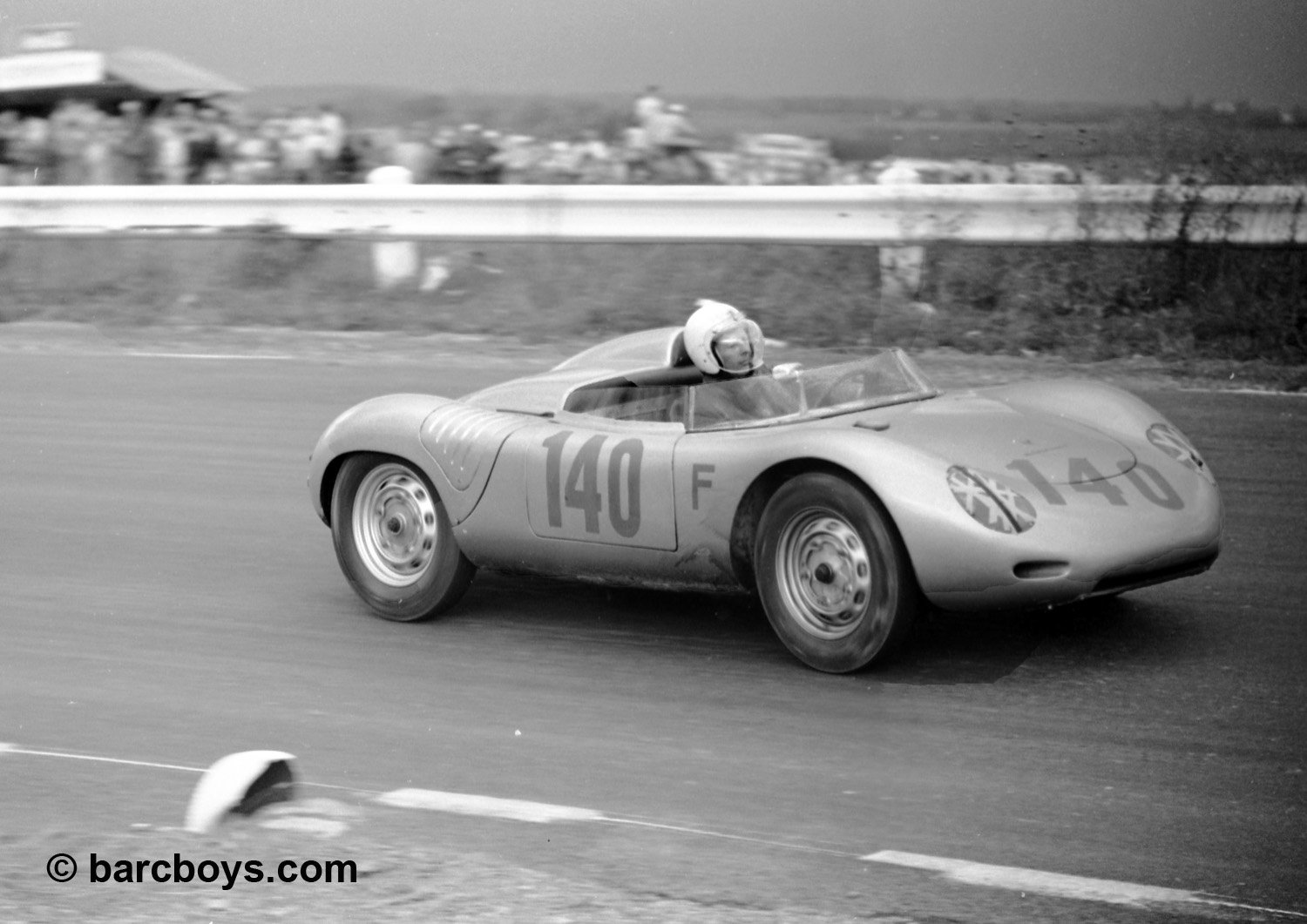  Bob Holbert came back for the Libre race in his Porsche.  He ran second to Moss for the nearly the first 3rd of the race but his gearbox gave up after 28 laps. 