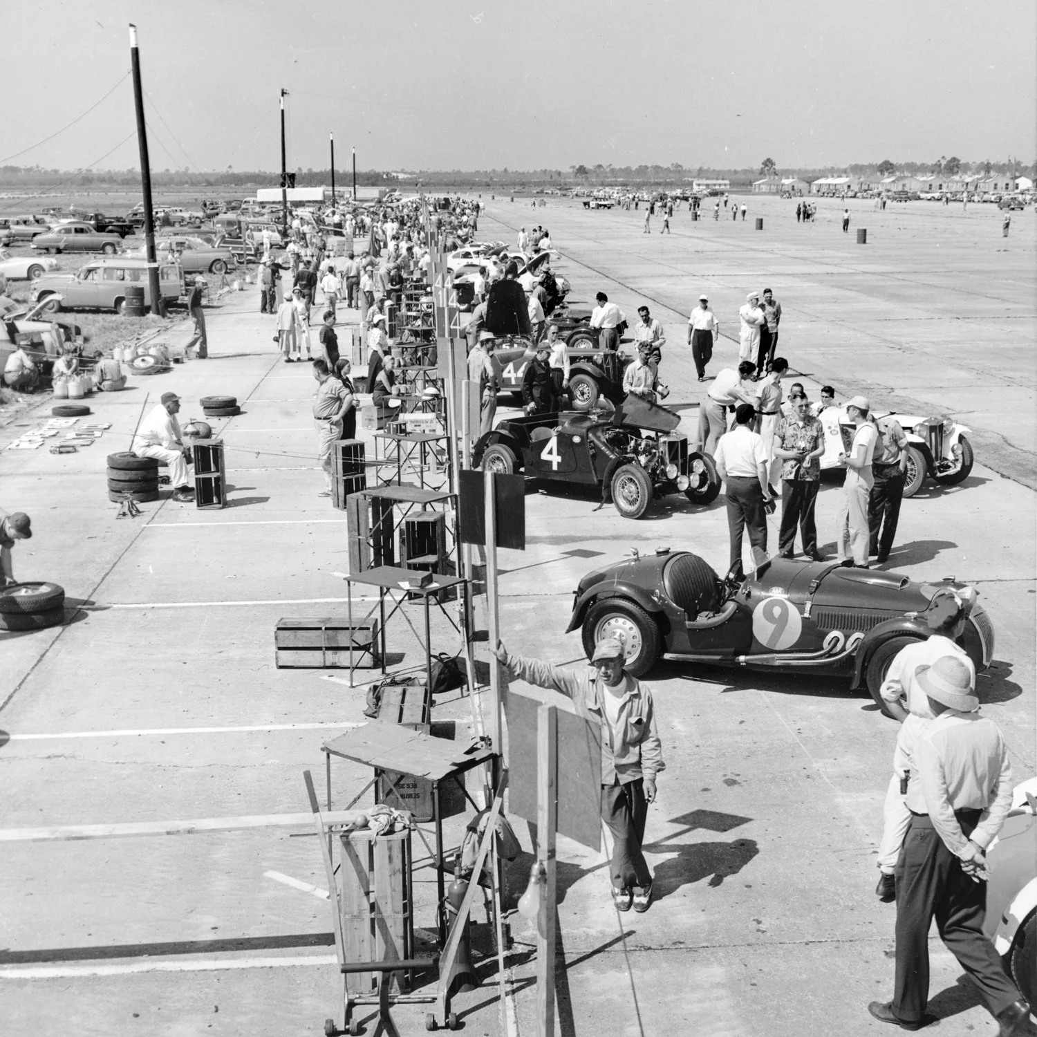  1953 and the field has 81 cars entered.  The #9 Fraser-Nash replica made only 2 laps before blowing up.  A similar car had won the 1952 race.  Dave Ash and Frank Ahrens #4 MG special finished 13th and #44 driven by comedian Fred Allen finished 19th.