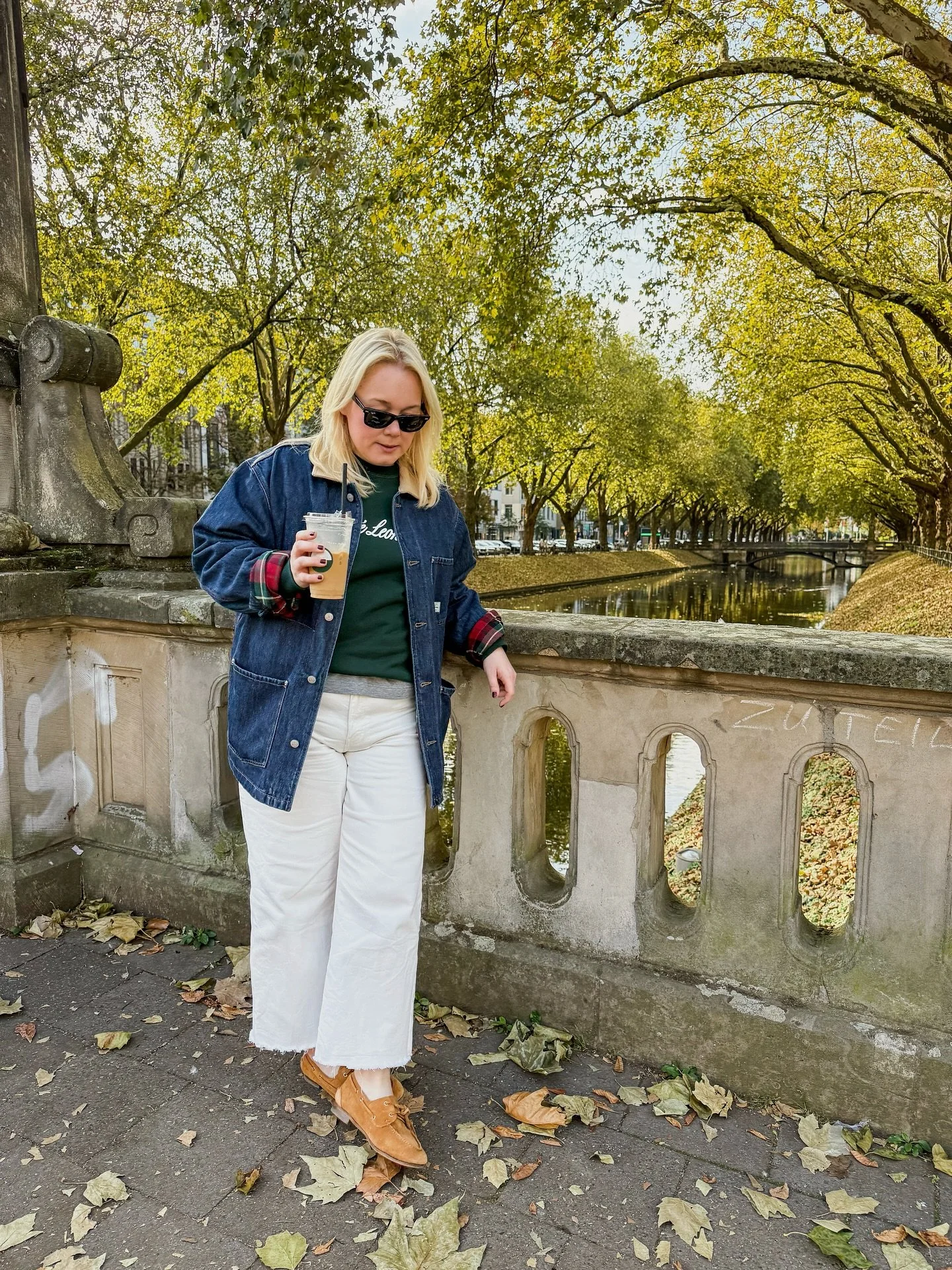 Autumn strolling mit dem wohl letzten ice coffee in diesem Jahr! 🍁🌞🥤