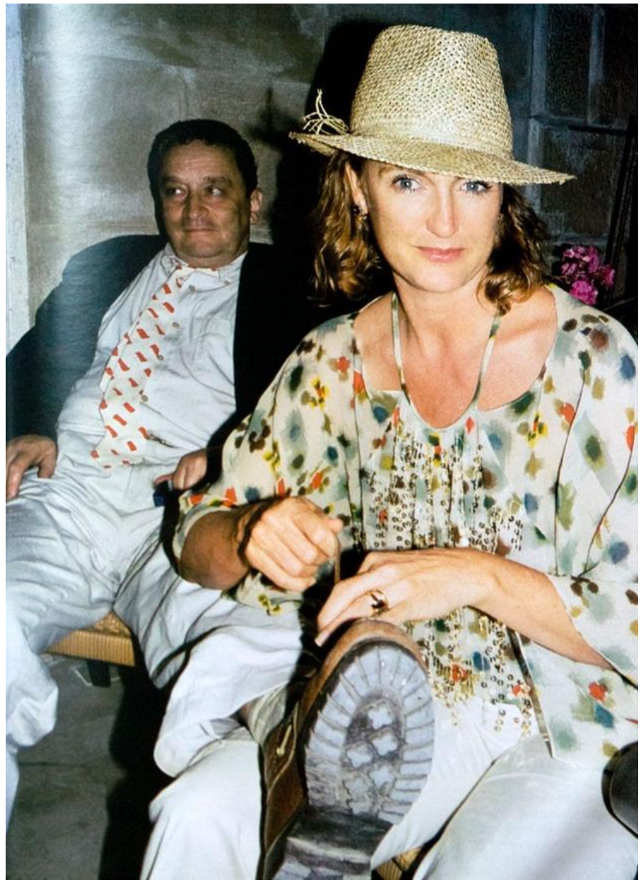 A Dynamo in the Dynasty, Art Review