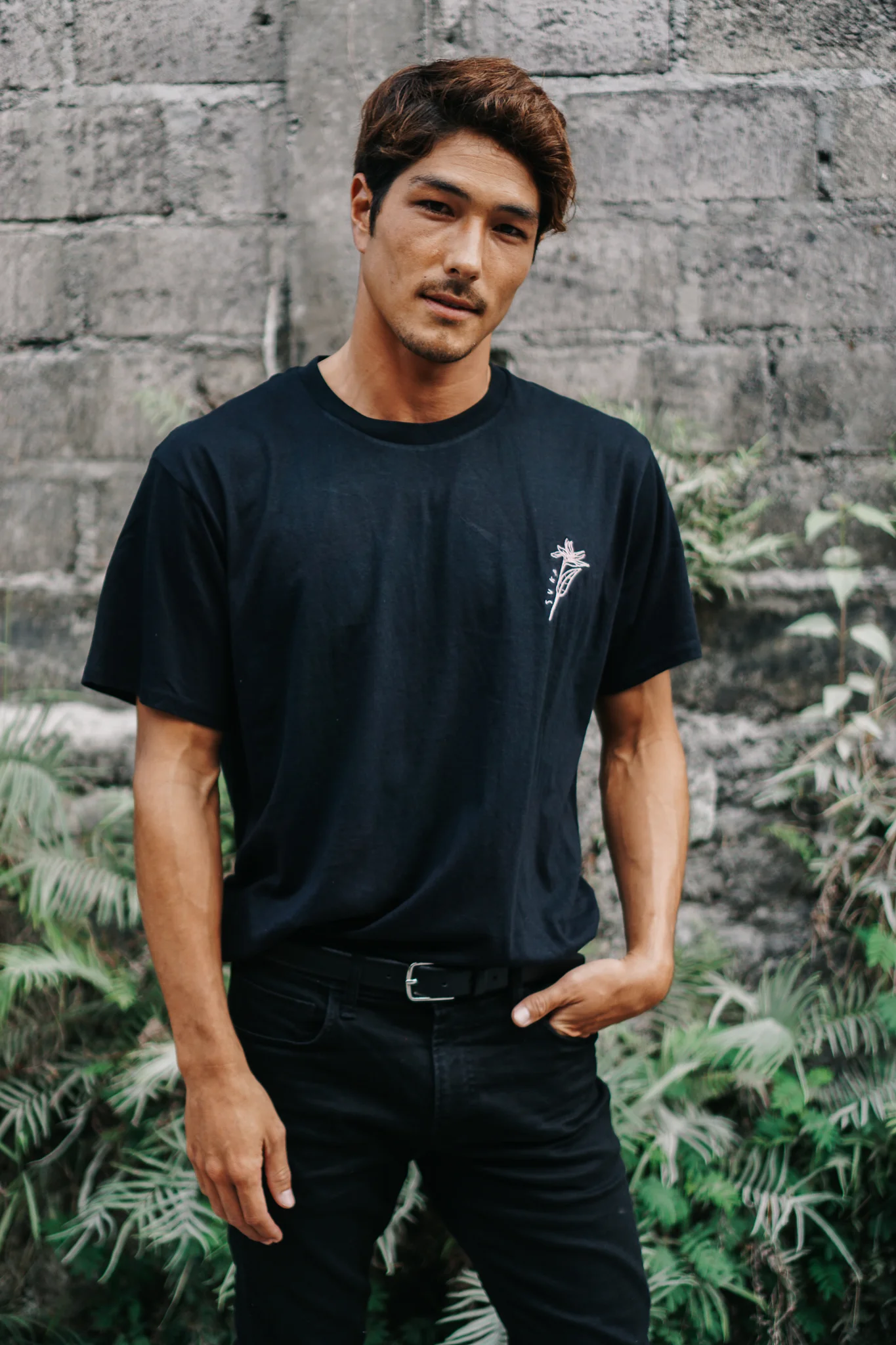 Unisex motif tee