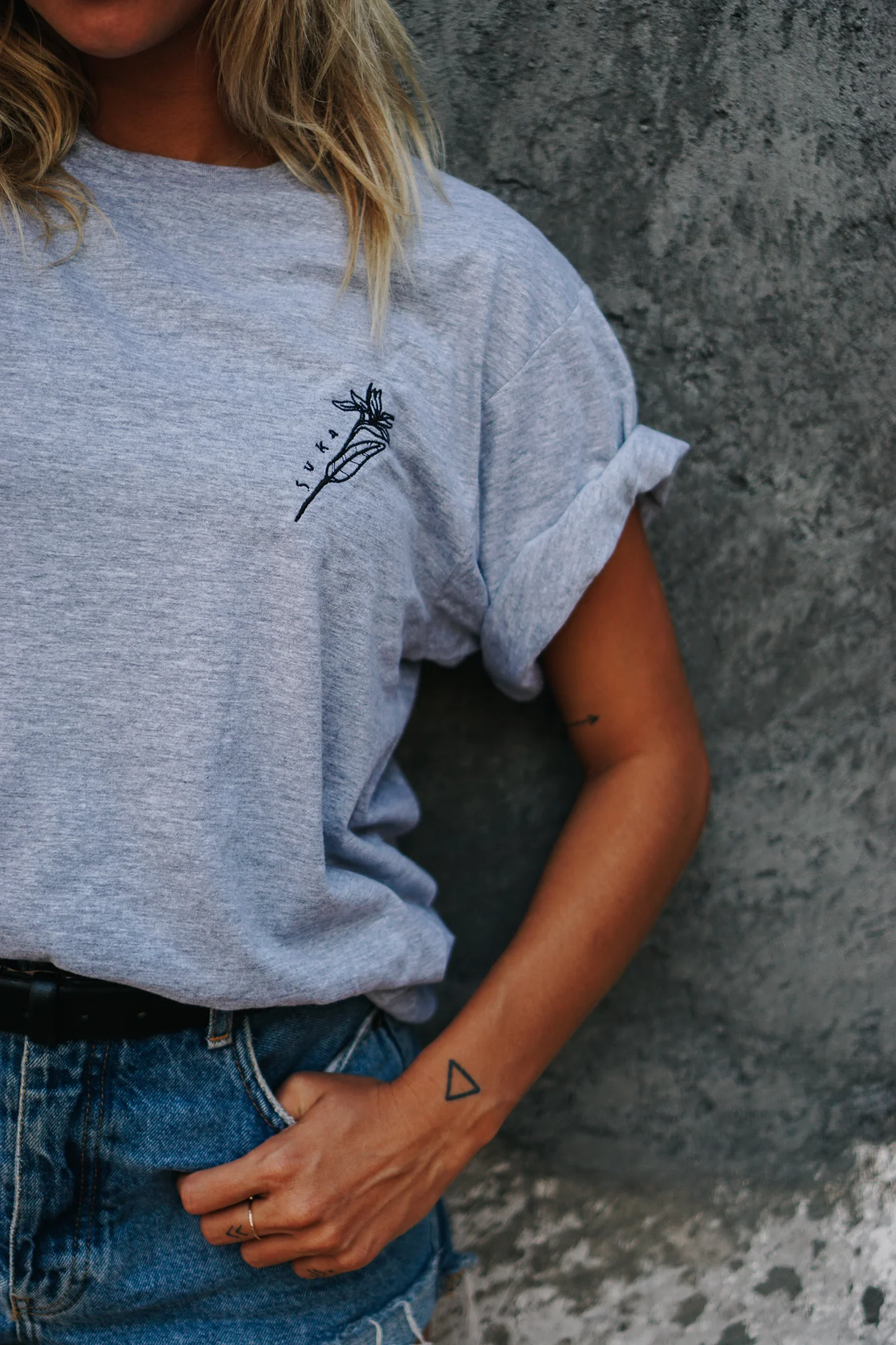 Unisex motif tee