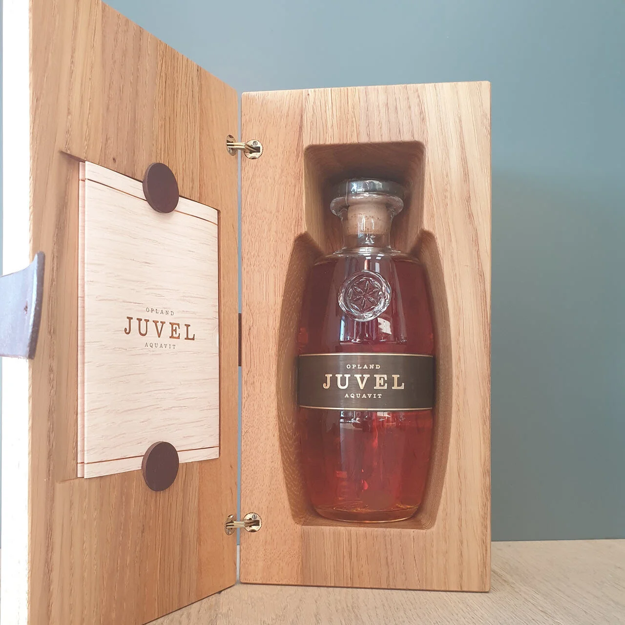 Opland Juvel Aquavit