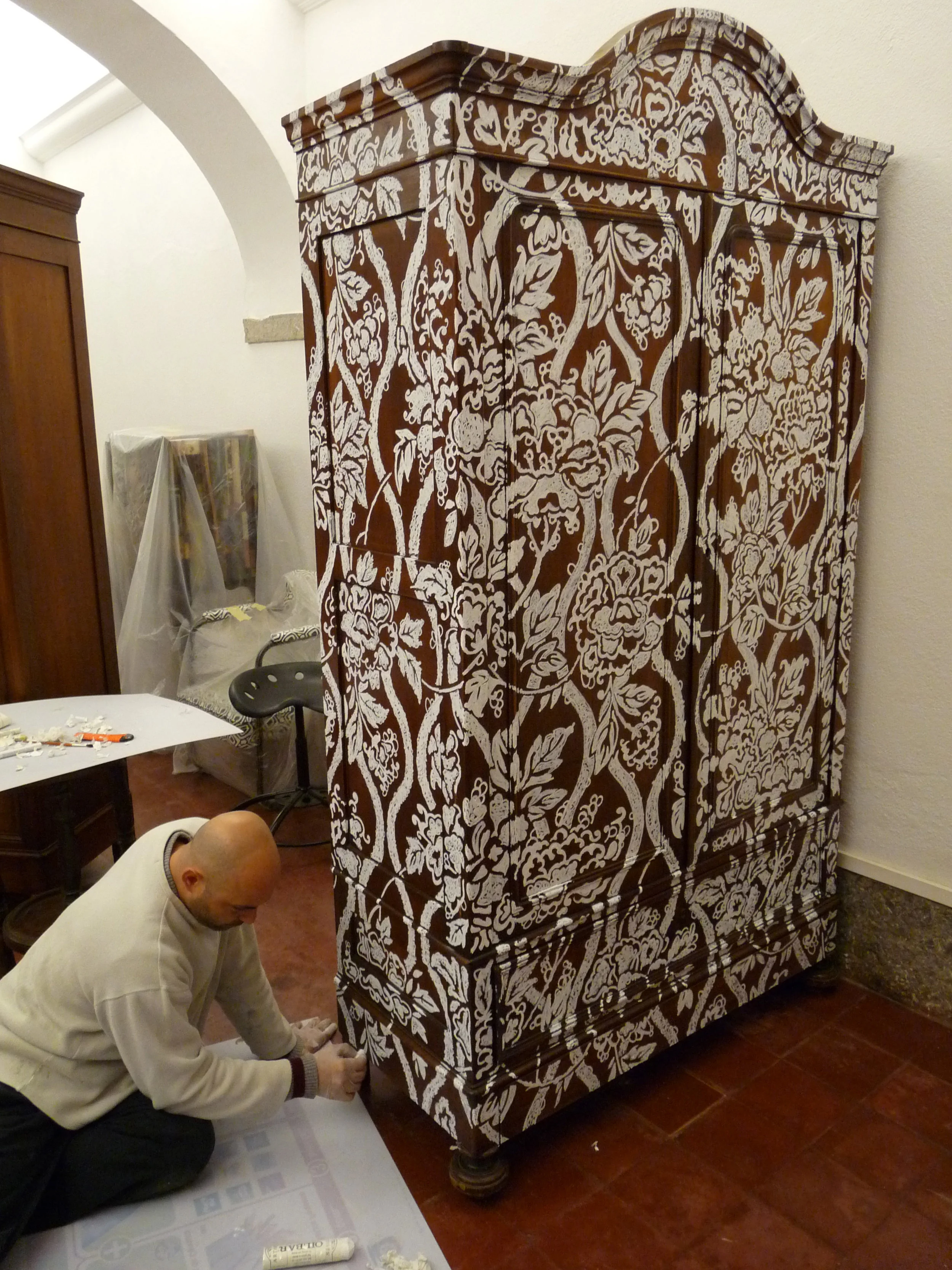 Lace - Roupeiro de madeira pintado à mão. Wardrobe wood painted by hand in oil