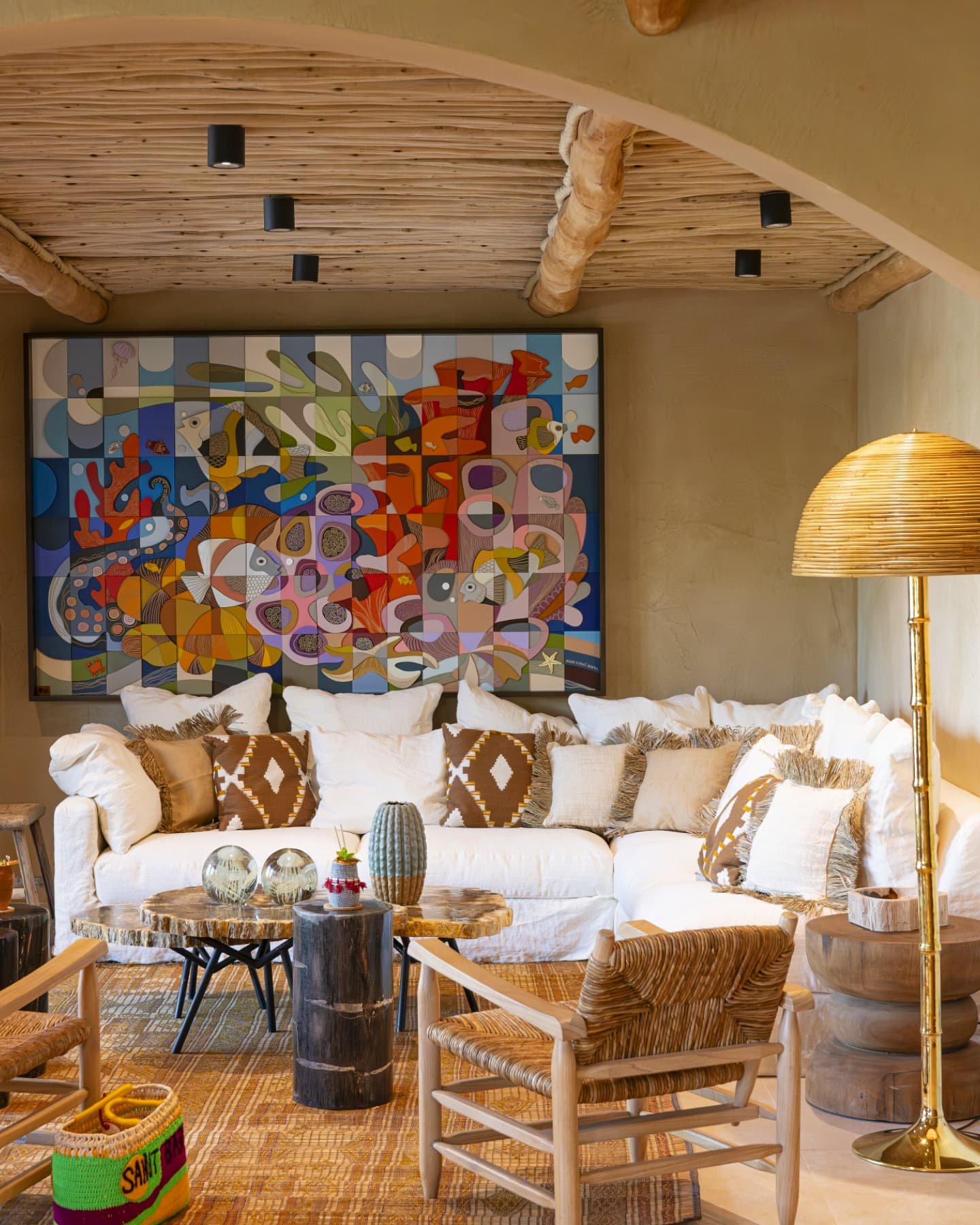 Cores e Padr&otilde;es 
1. Hotel @gypsea_stbarth 
2. Pain&eacute;is na @lisbonbydesign 
3. Restaurante @restauranteleven 
4. Restaurante @madrasta.restaurante 
5. Hotel @quinta_nova 
6. Herm&egrave;s Lisboa 
7. Restaurante @nem_carne_nem_peixe 
8. Pa