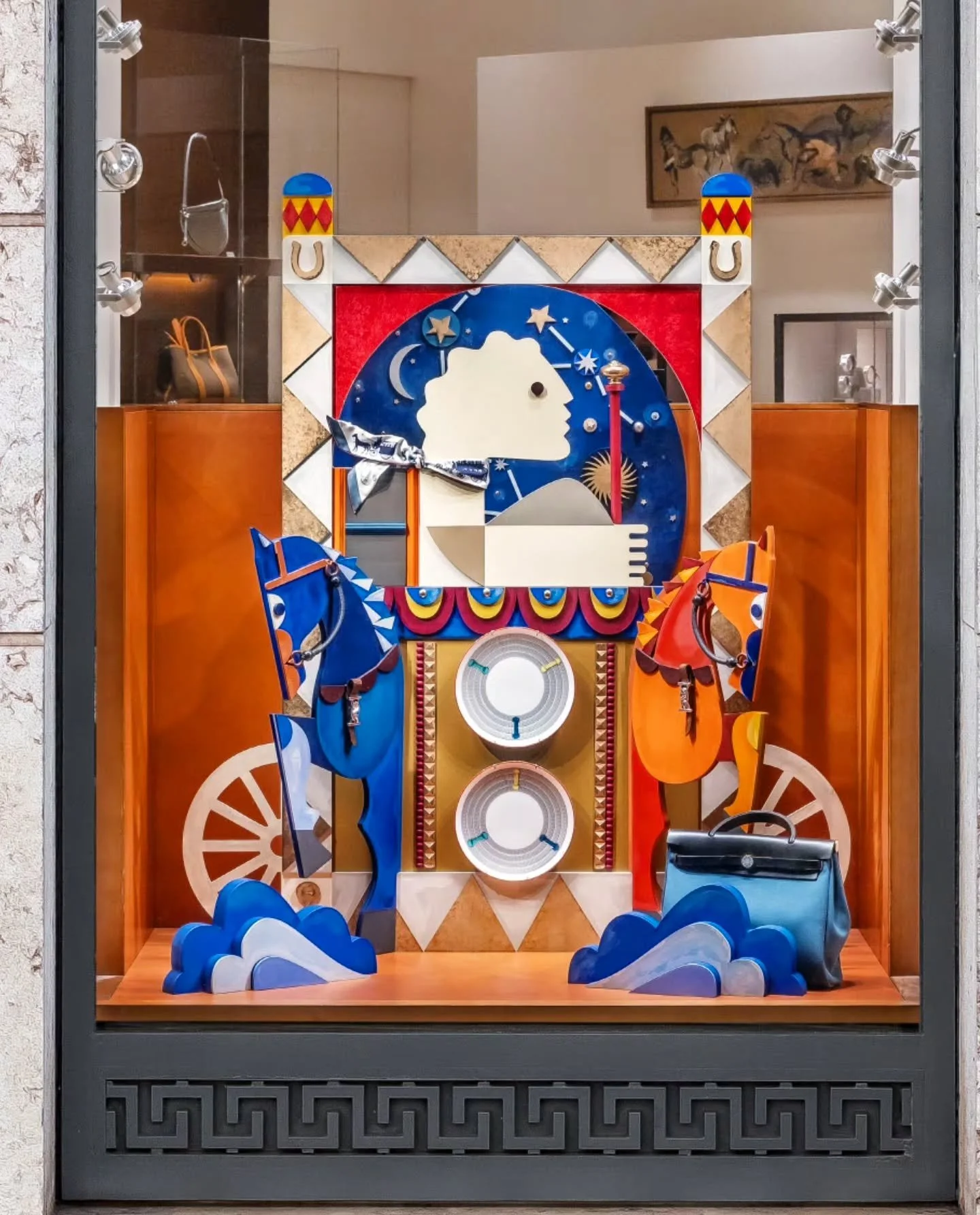 O Carro 🐎🐎&nbsp;Herm&egrave;s Lisboa 25 Winter Windows&nbsp;inspired by the Tarot card&nbsp;
⭐️🔥
#oficinamarques&nbsp;#hermeswindows&nbsp;#originaloficinamarques
.
#gezomarques&nbsp;#joseapariciogoncalves