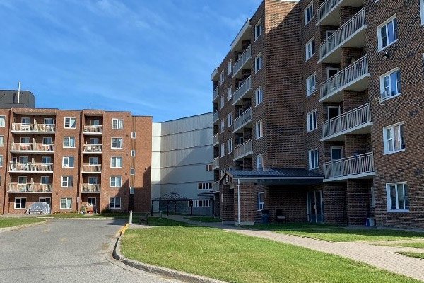 Image of an apartment complex