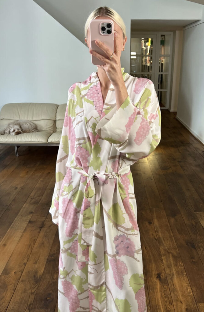Womens Clothing Nightwear and sleepwear Robes robe dresses and bathrobes BERNADETTE Grape-print Silk Robe in White 