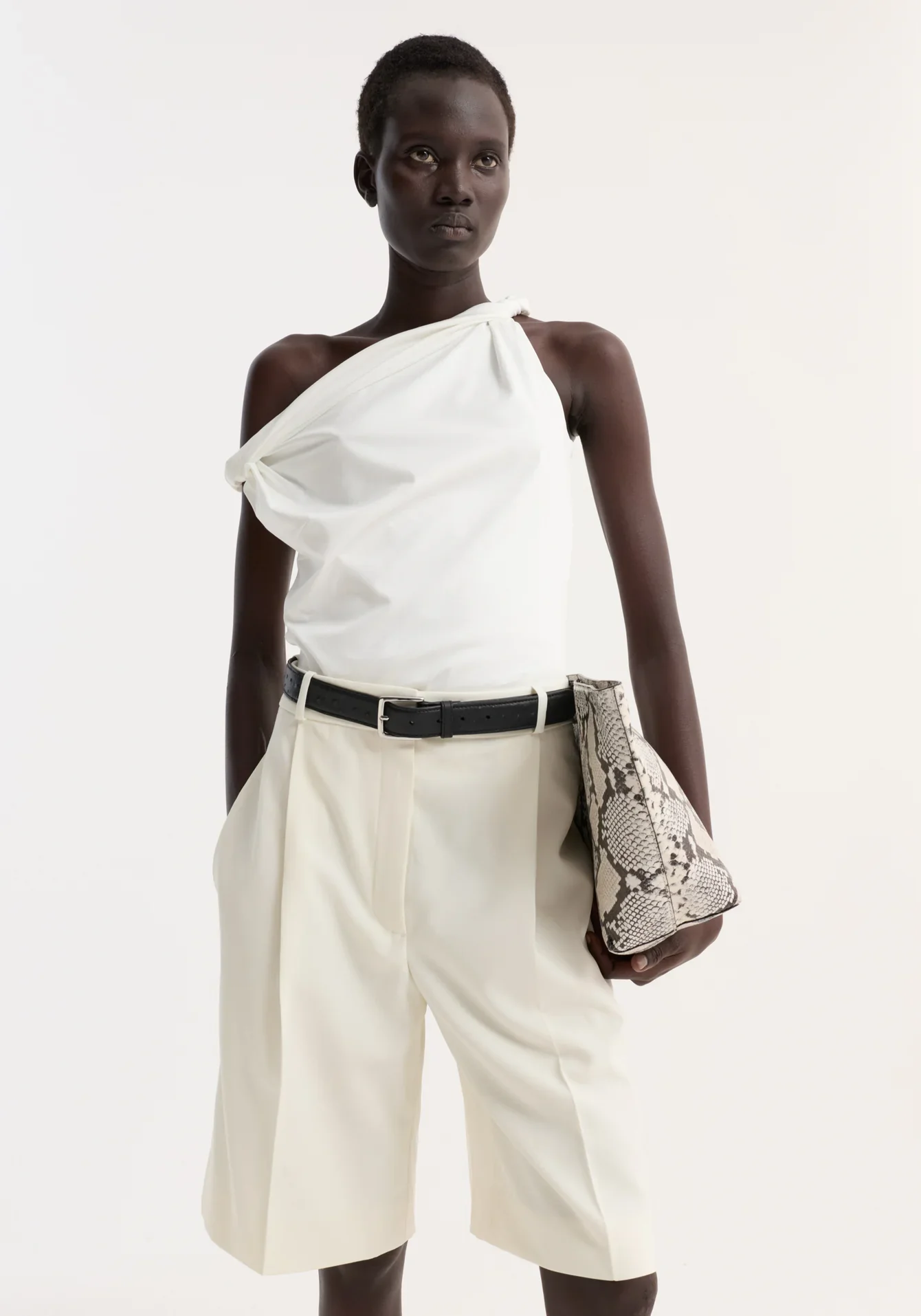 419-20-296_112_027_670x957_crop_center@2x.webp