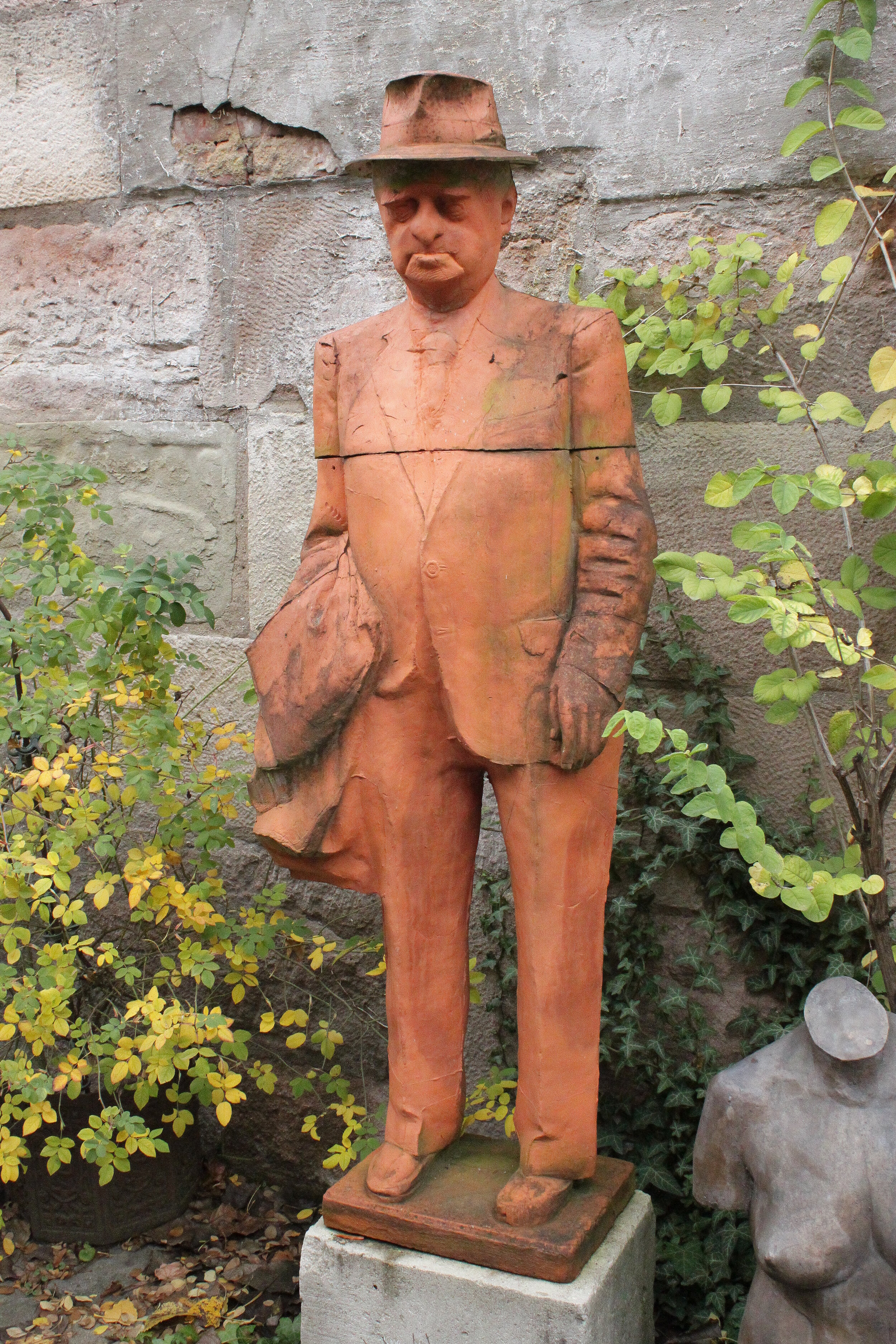 Wilhelm Uhlig, Entwurf für die Statue Hermann Kesten, Terrakotta, 1987 © Künstler, Foto Kunstvilla