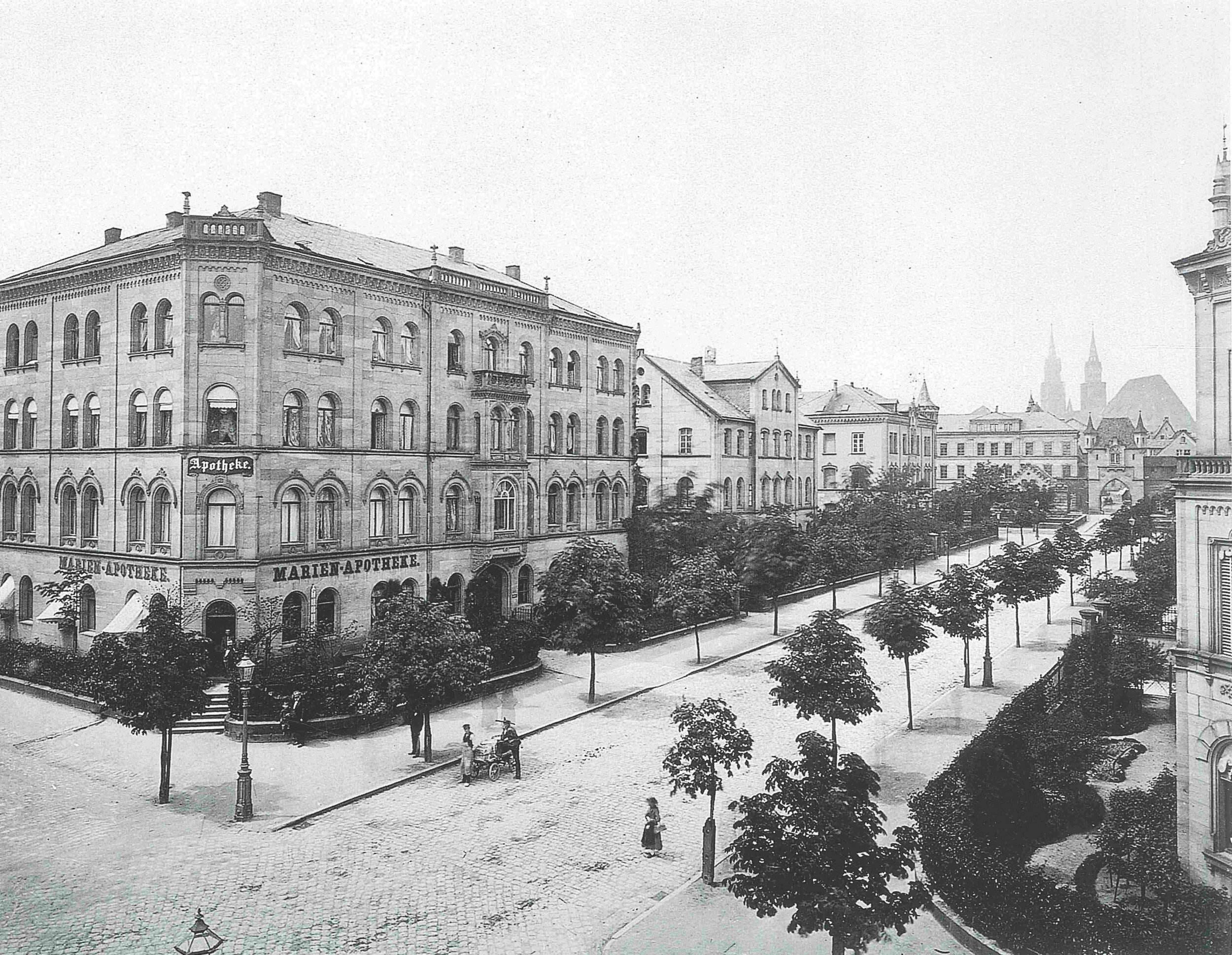 Blick in die Marienstraße in Richtung Marientor, Fotografie von Ferdinand Schmidt um 1870.