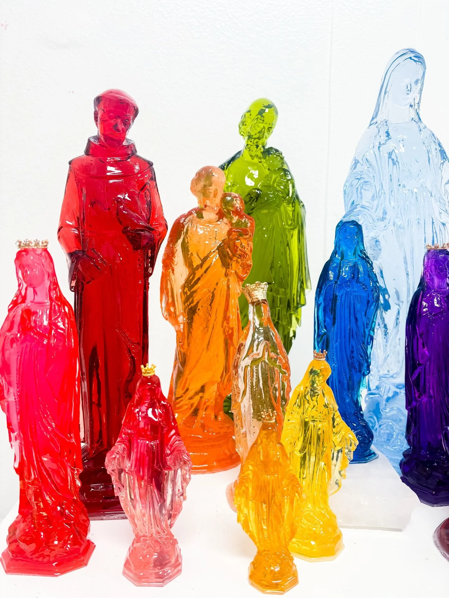 Part of the art is curating the perfect group for your space. We currently create statues ranging from 4&rdquo; to 18&rdquo;. And in countless colors!! I mean look at these glowing beauties!! Love y&rsquo;all!