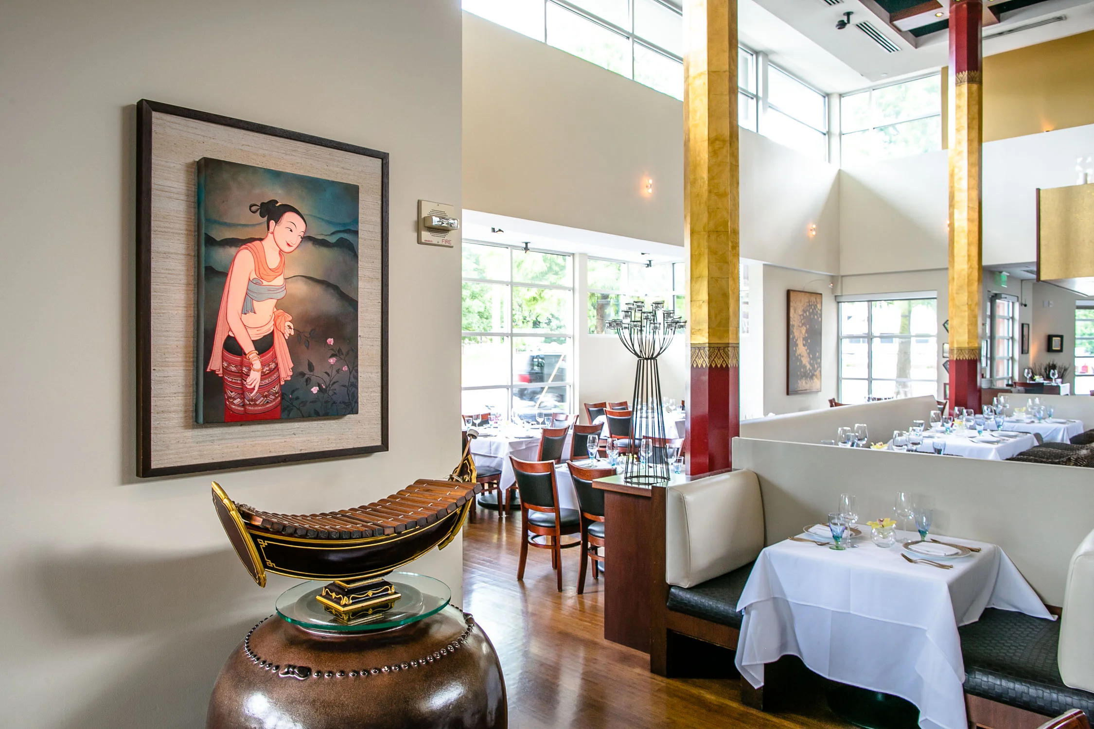 Nan-Thai-Fine-Dining-Decor-Erik-Meadows