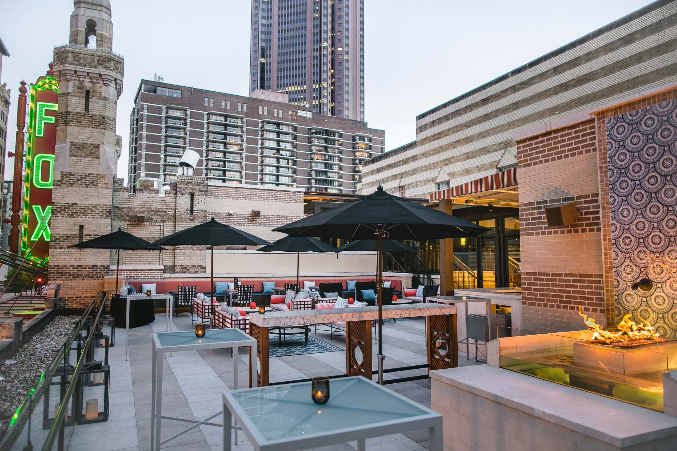 Marquee-Club-Fox-Theatre-Rooftop-Tables-and-Fire-Pit-Erik-Meadows