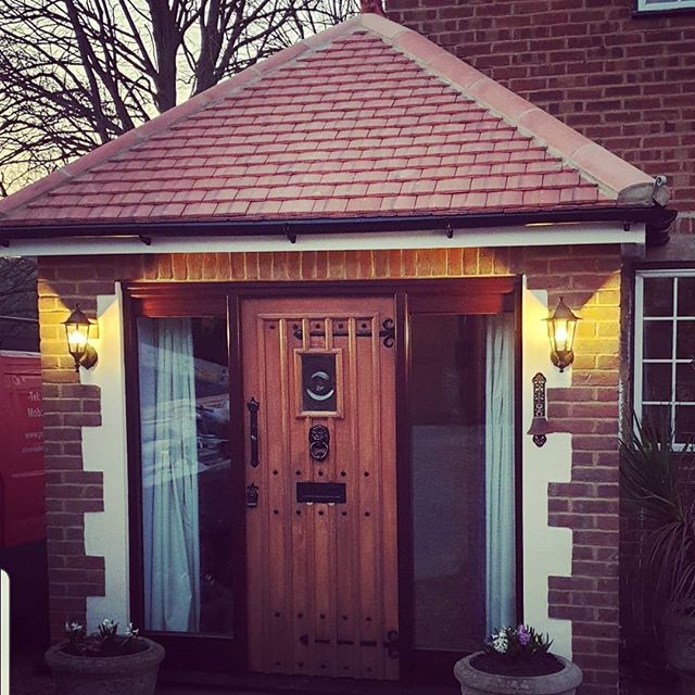 Front porch and downstairs cloakroom❗🛋🏠✅ #porch #interiordesign #tiles #bathroom #bespoke #joinery #tiles #cutroof #builders #dontmoveimprove #carpentry #rendering #plastering #architecture #electrical #homeimprovements #home #oak #oakbeam #roofing