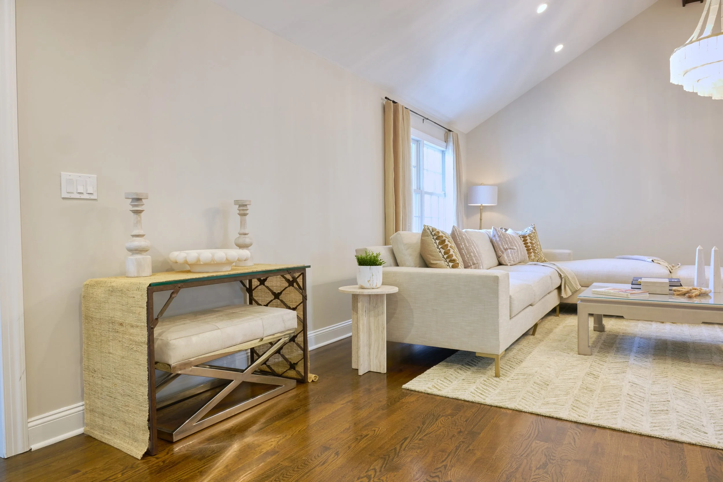 LivingRoom5.jpg