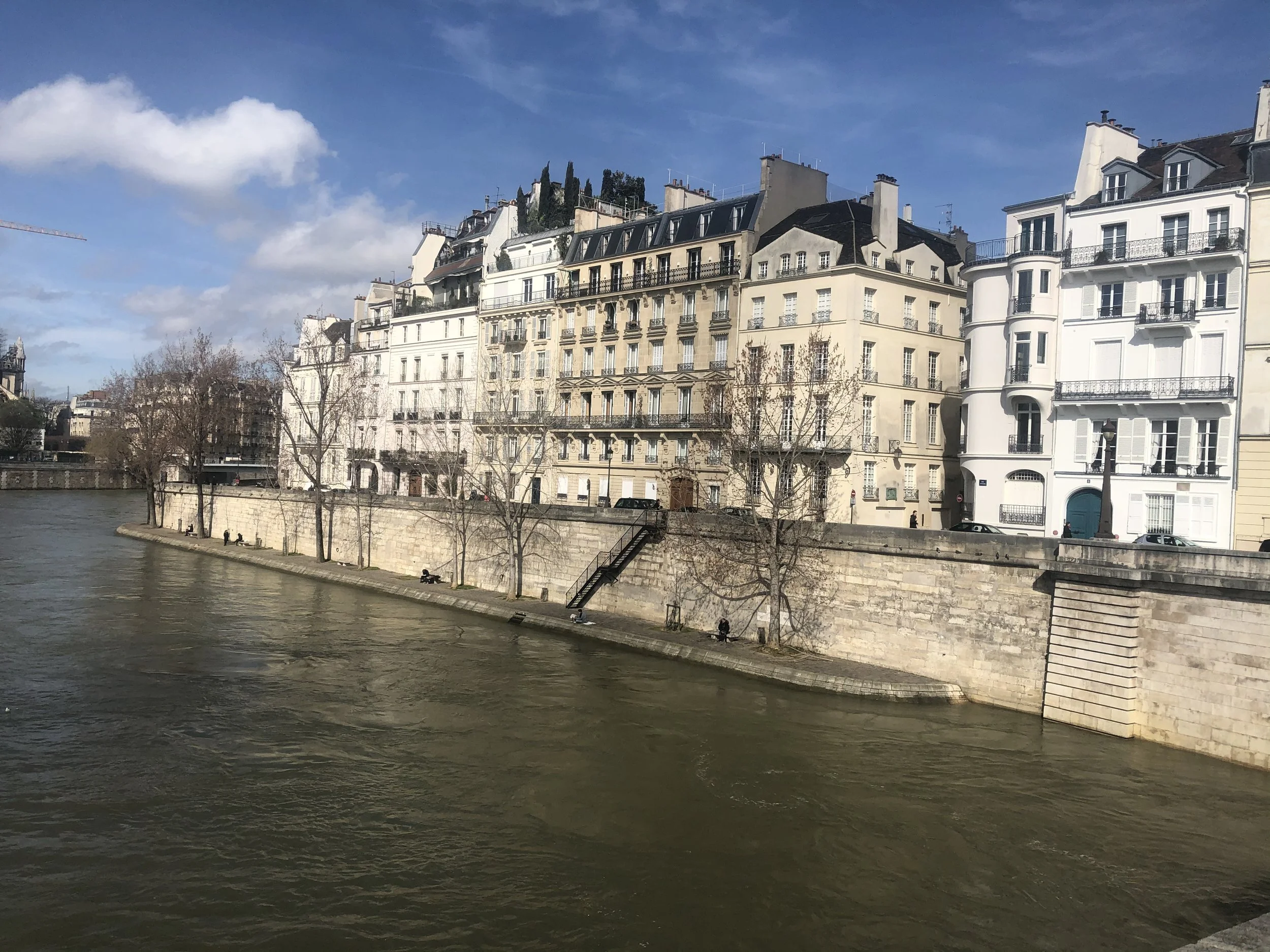 paris covid ile st louis.jpg