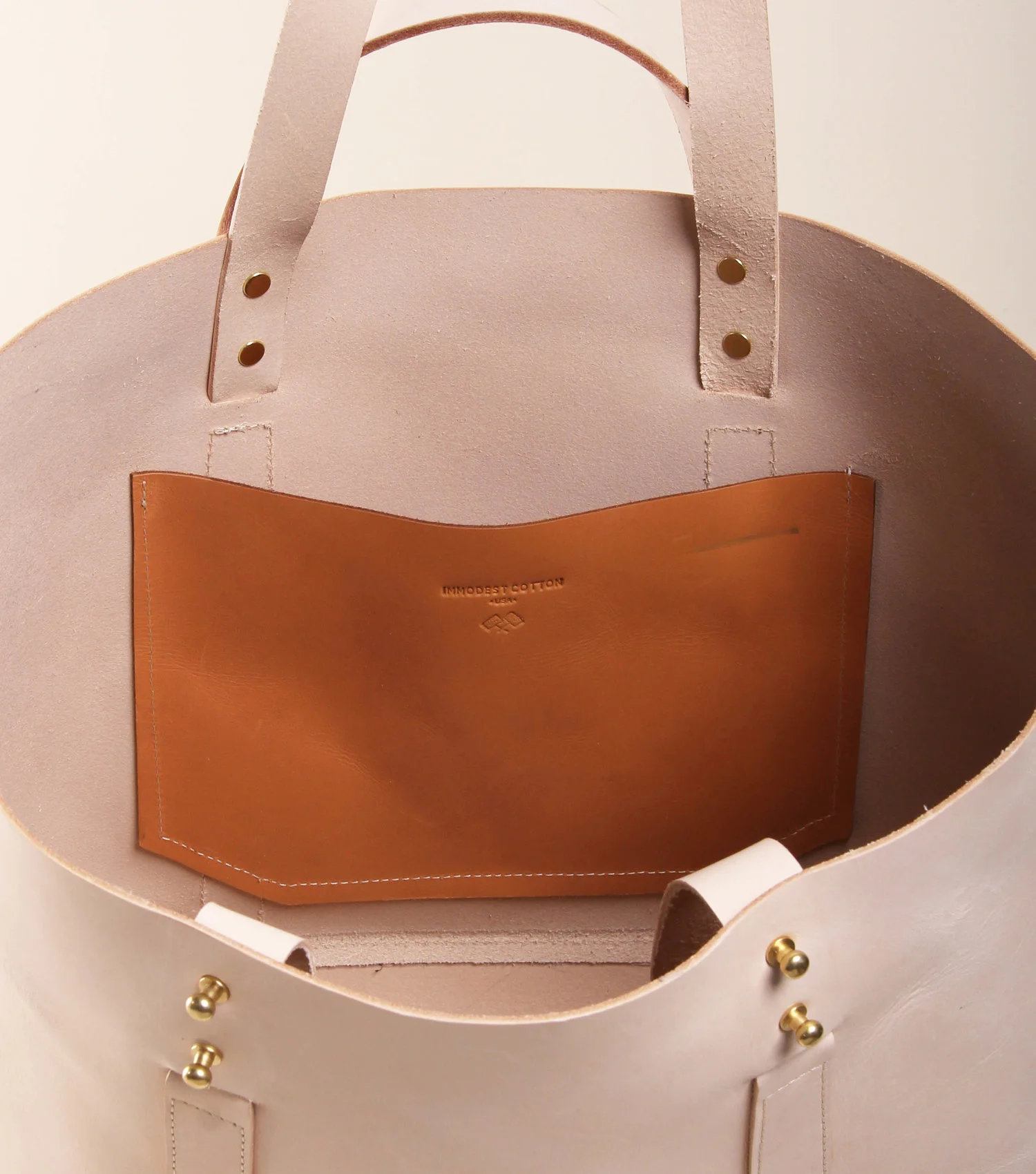 EWT_Leather_Tan+Vaquetta_inside-2.jpg
