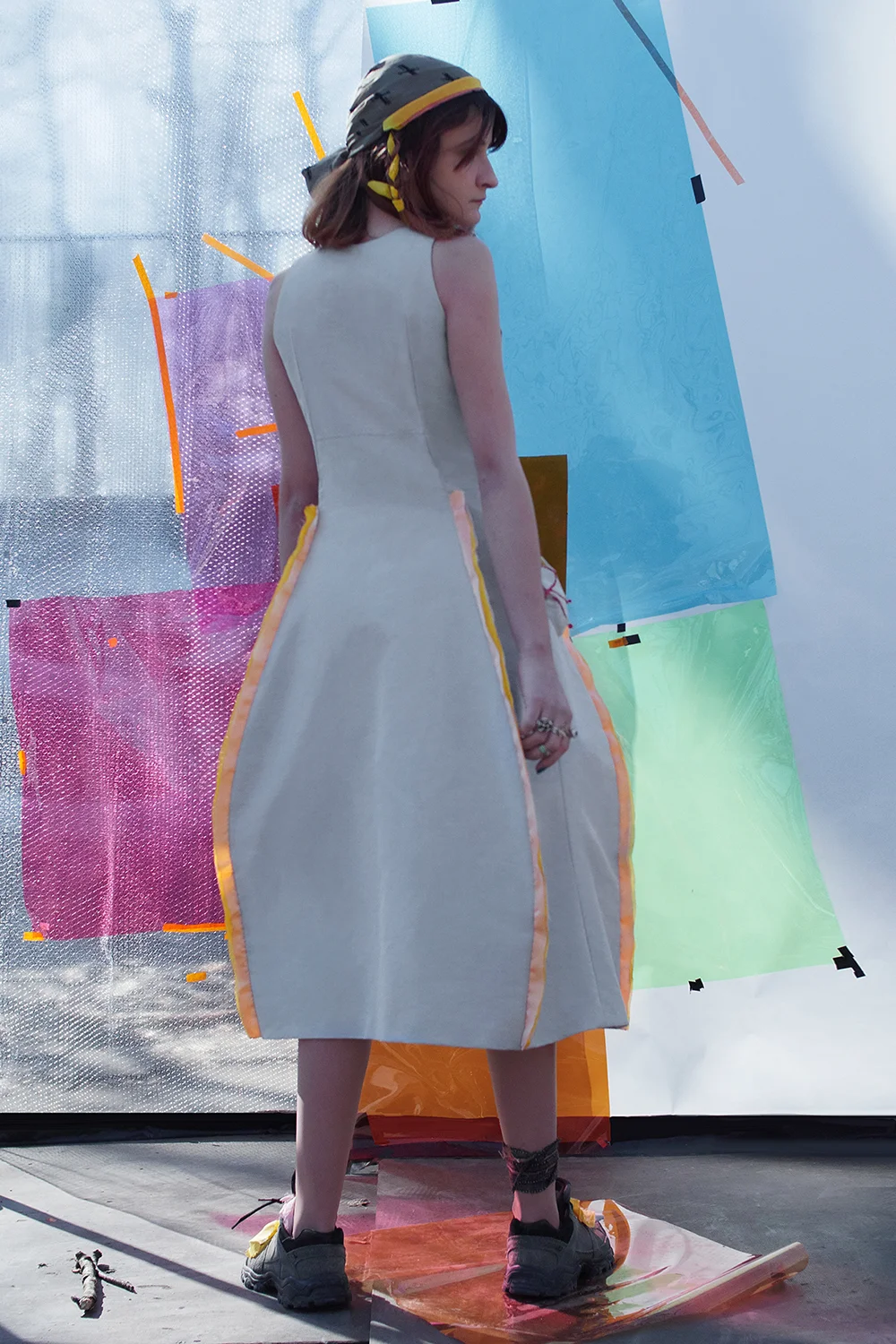 Ruxandra-shop Urban Tendresse grey dress side pocket back view .jpg