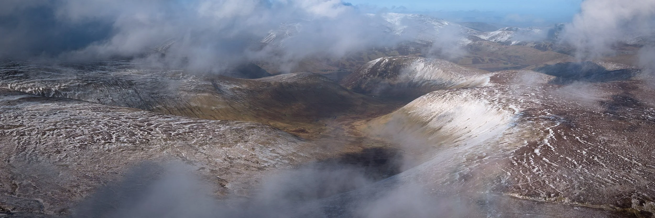 Winterhope Burn with the wonderfully named hills, Dead for Cauld on the left of the valley and Muckle Knees on the right